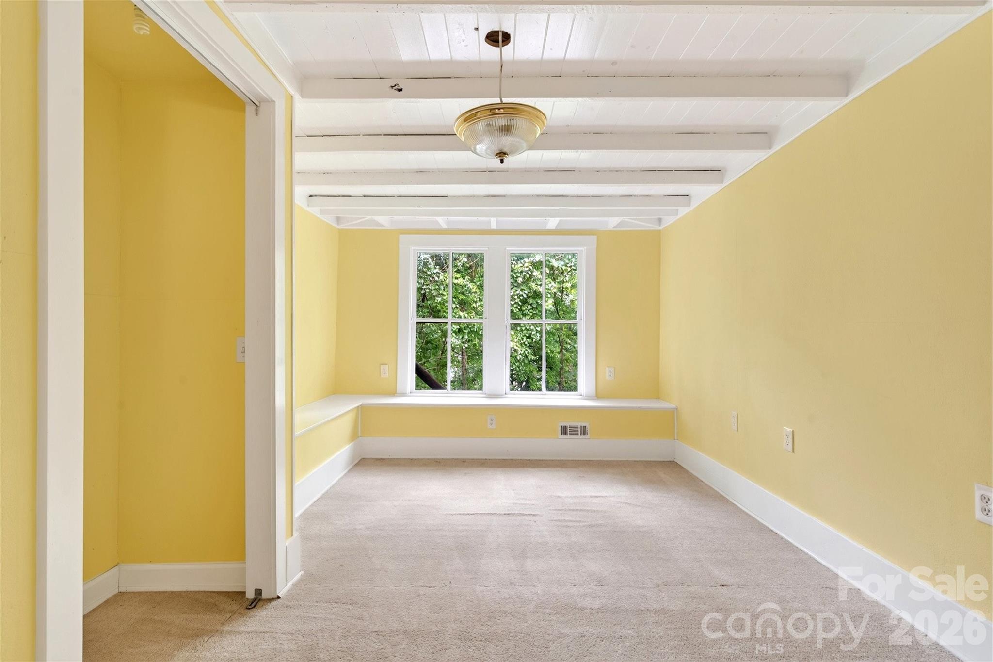 Single Family Residence at 22 Woodbend Lane, Black Mountain, photo 37 of 48