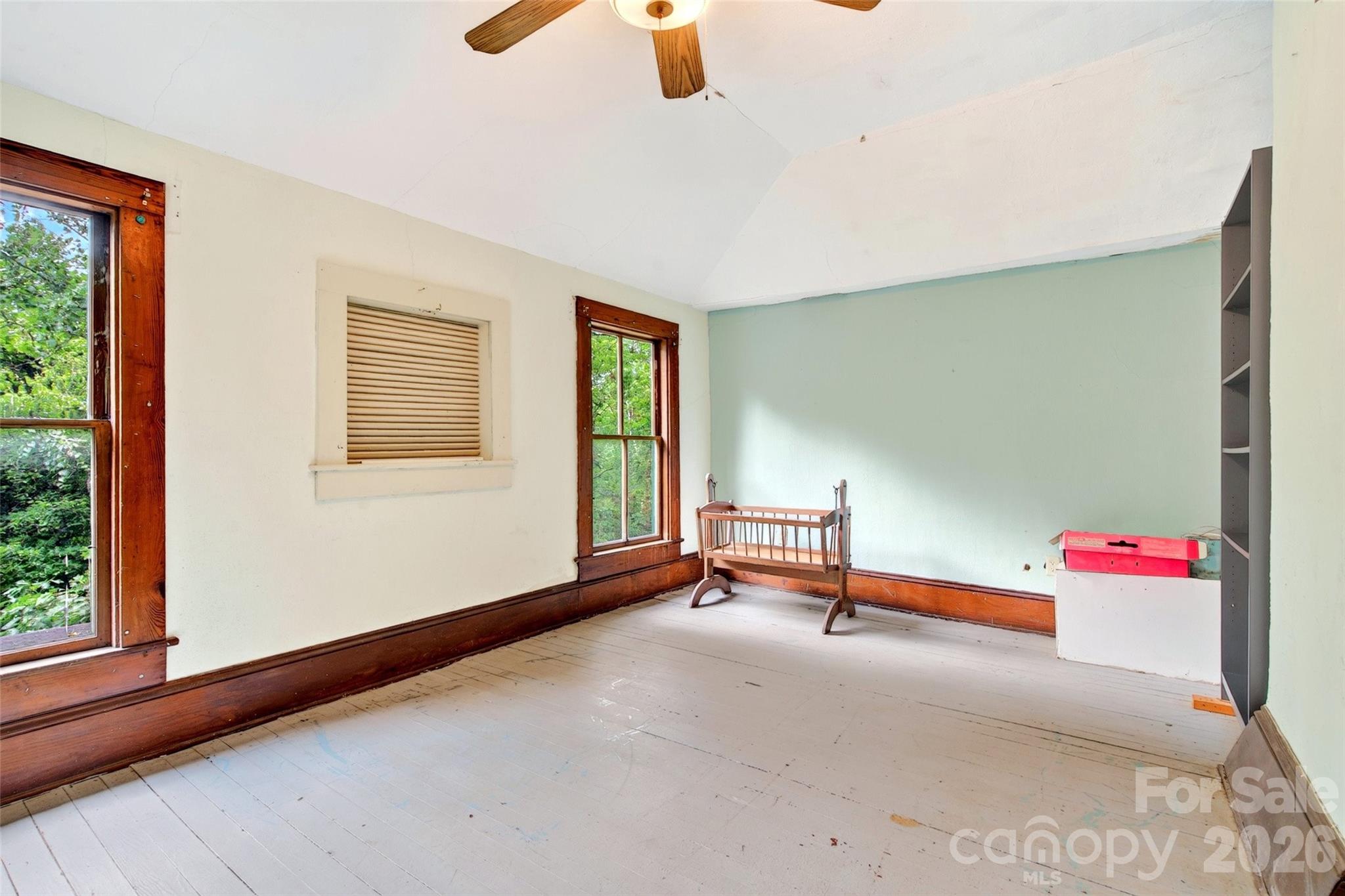 Single Family Residence at 22 Woodbend Lane, Black Mountain, photo 38 of 48