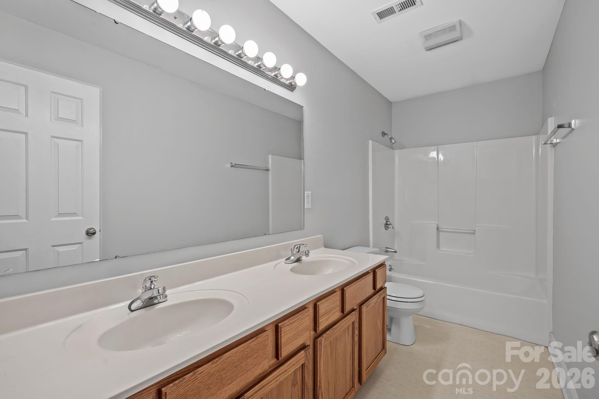 Single Family Residence at 30 Collenwood Road, Arden, photo 21 of 27