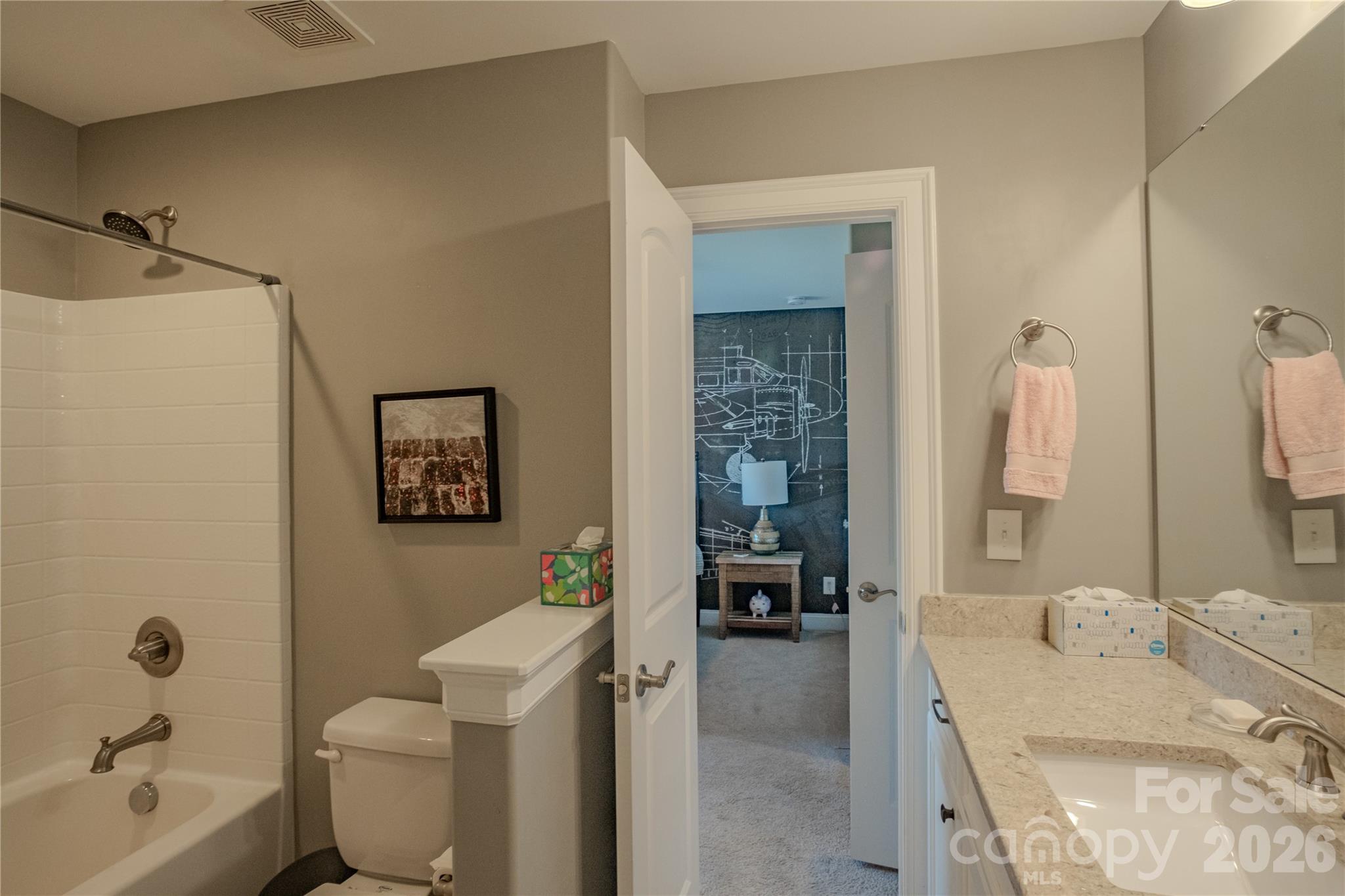 Upper Level Guest Bath - 188 Wilson Lake Road, Mooresville