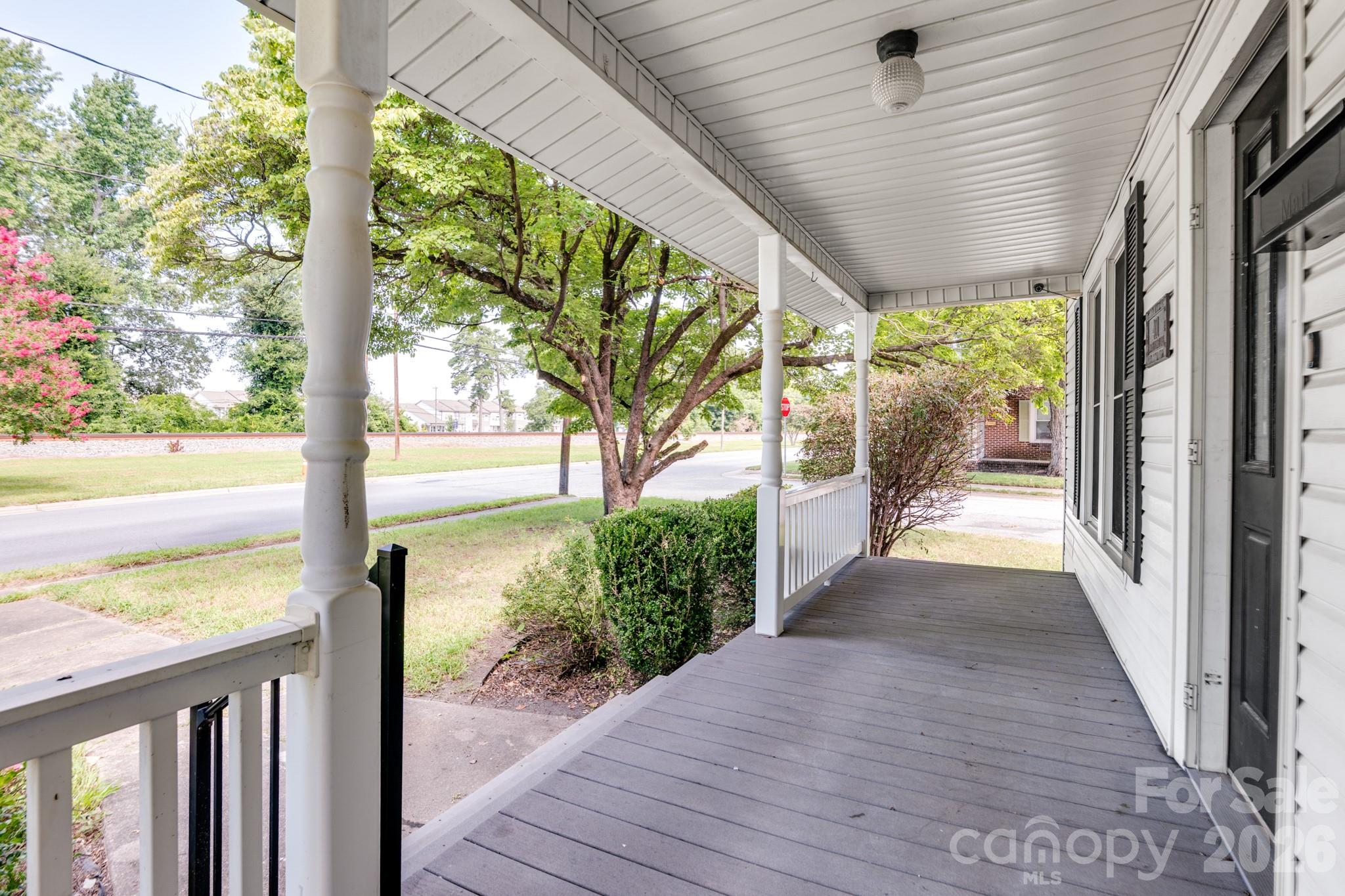 Single Family Residence at 401 S Ridge Avenue, Kannapolis, photo 7 of 36