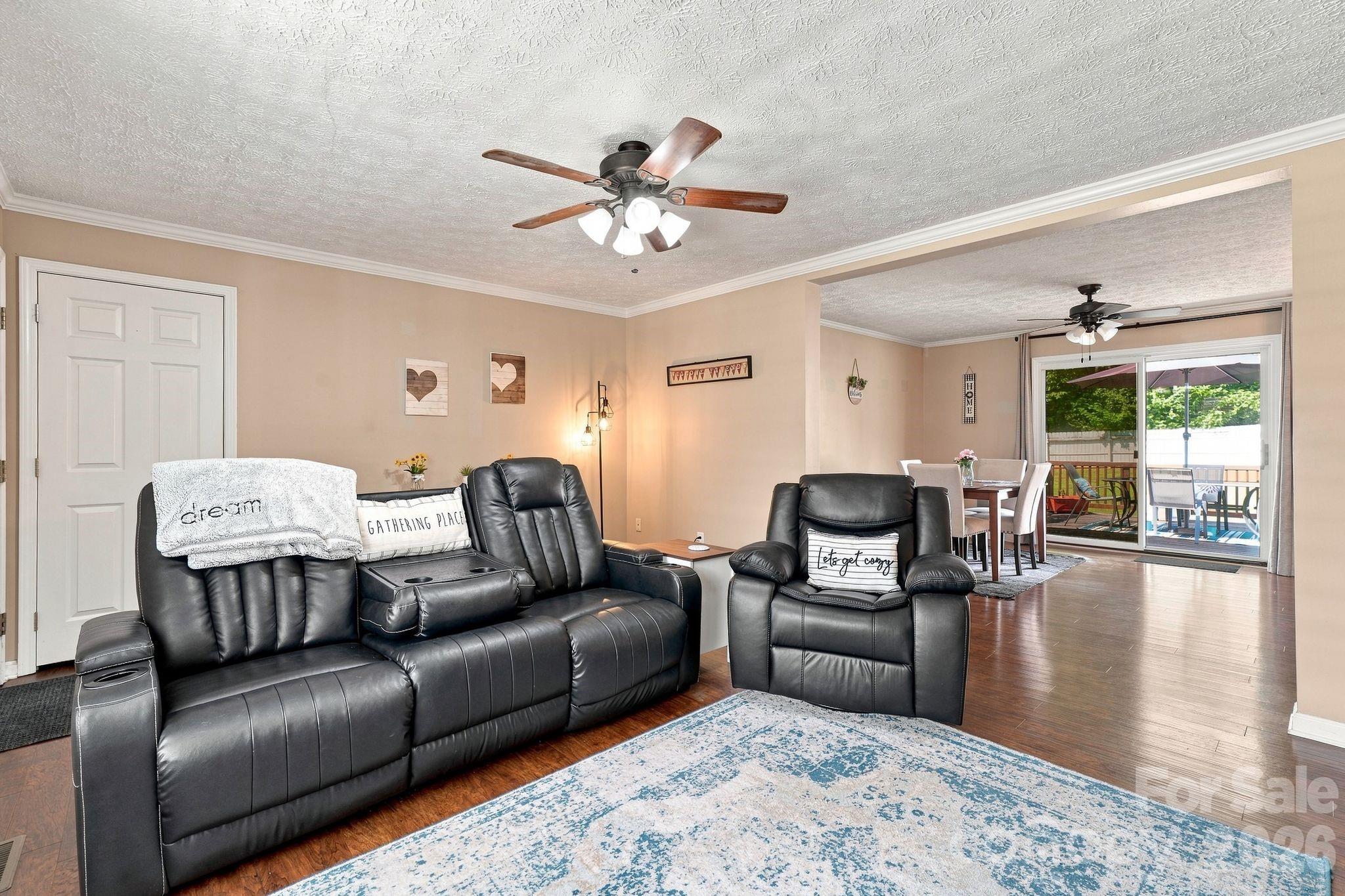 Single Family Residence at 132 Kendra Drive, Mooresville, photo 5 of 34