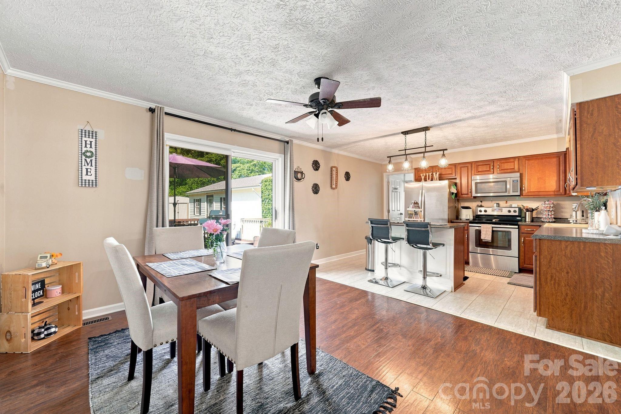 Single Family Residence at 132 Kendra Drive, Mooresville, photo 6 of 34