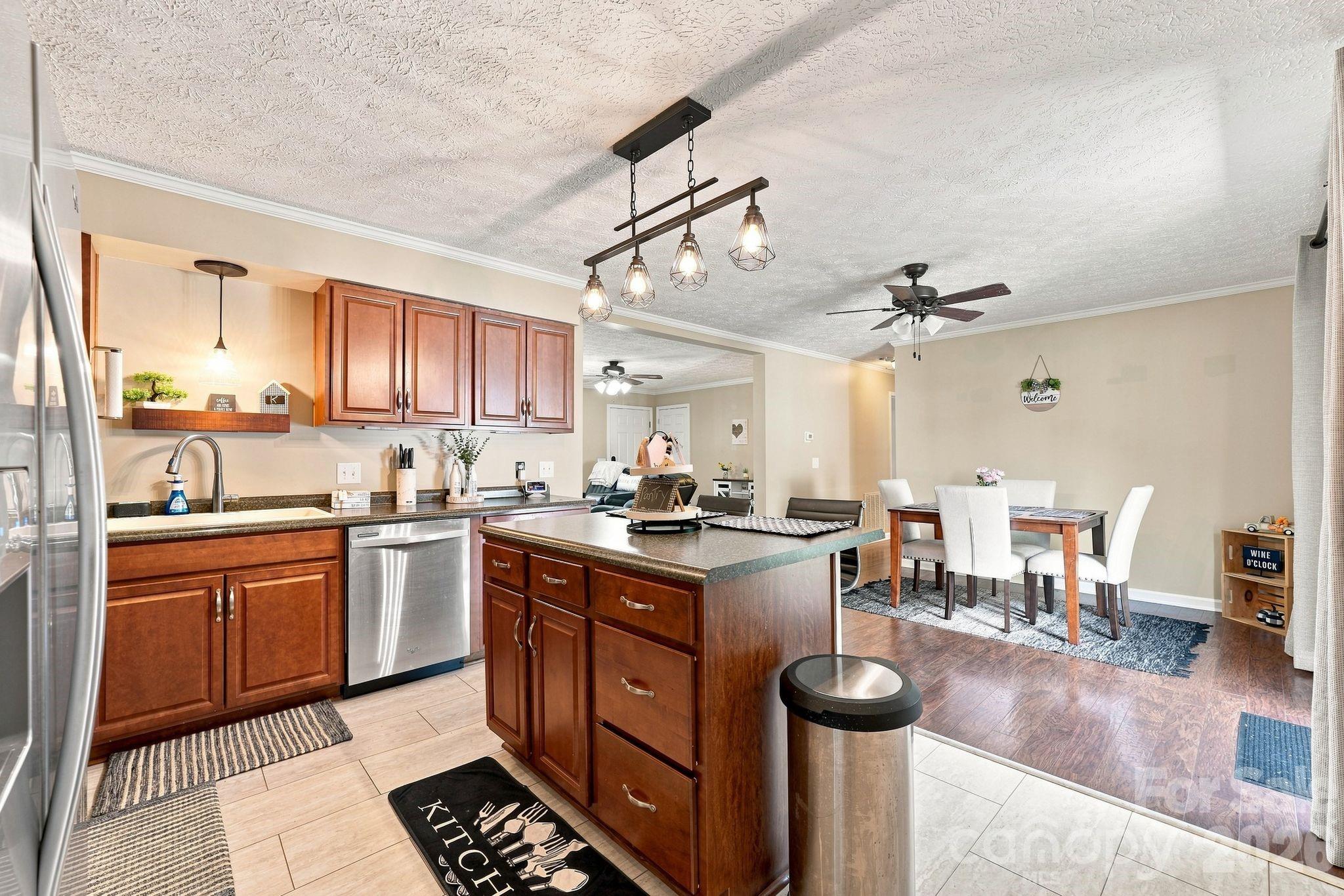 Single Family Residence at 132 Kendra Drive, Mooresville, photo 8 of 34