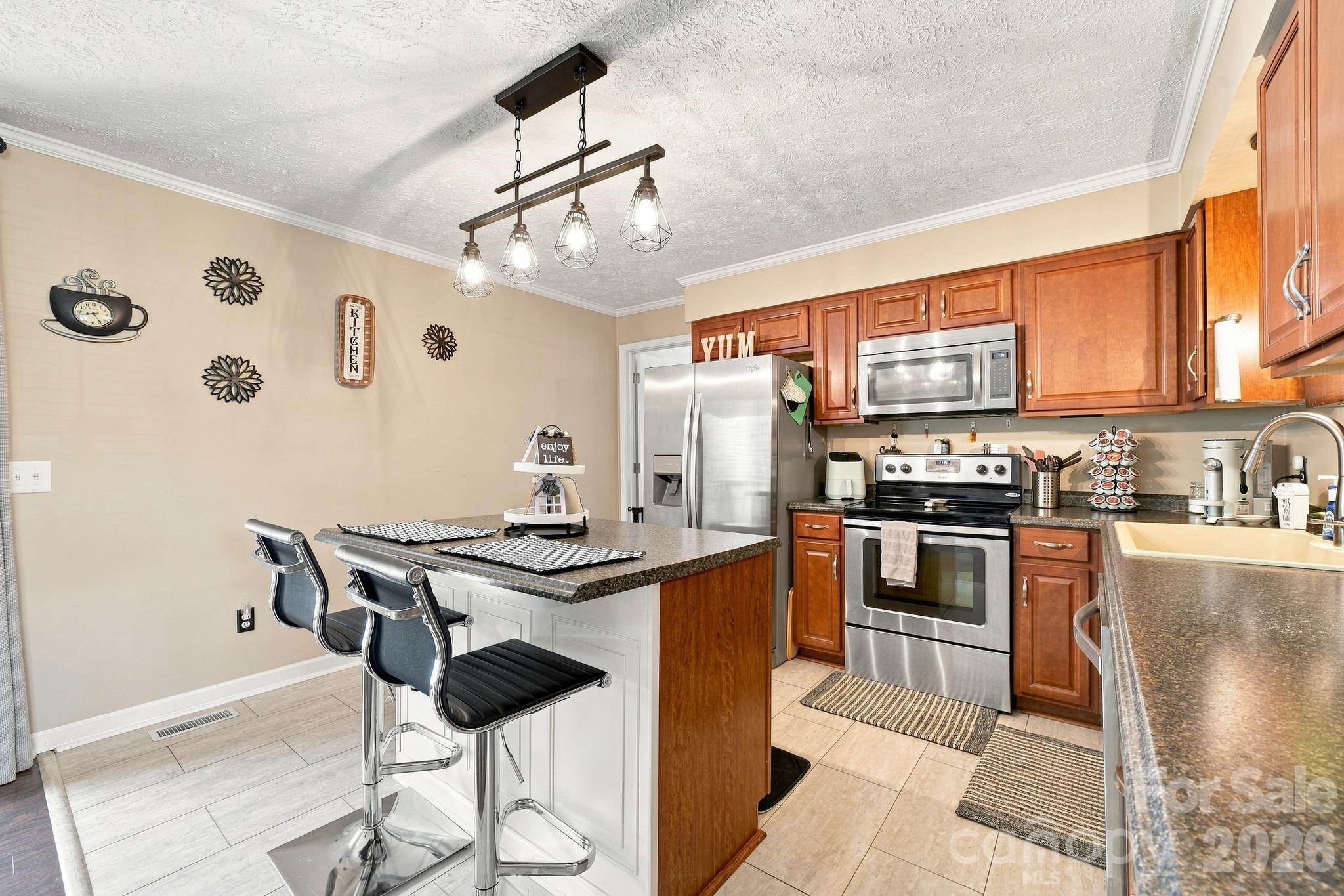 Single Family Residence at 132 Kendra Drive, Mooresville, photo 9 of 34