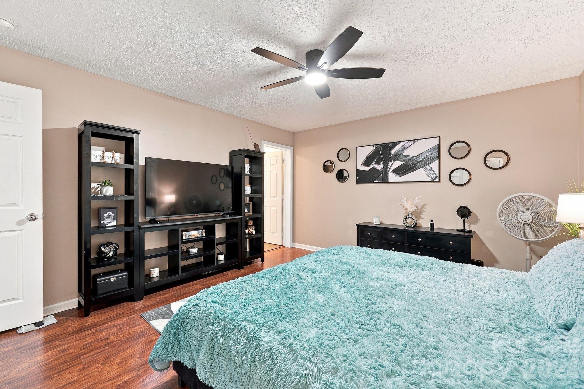 Single Family Residence at 132 Kendra Drive, Mooresville, photo 12 of 34