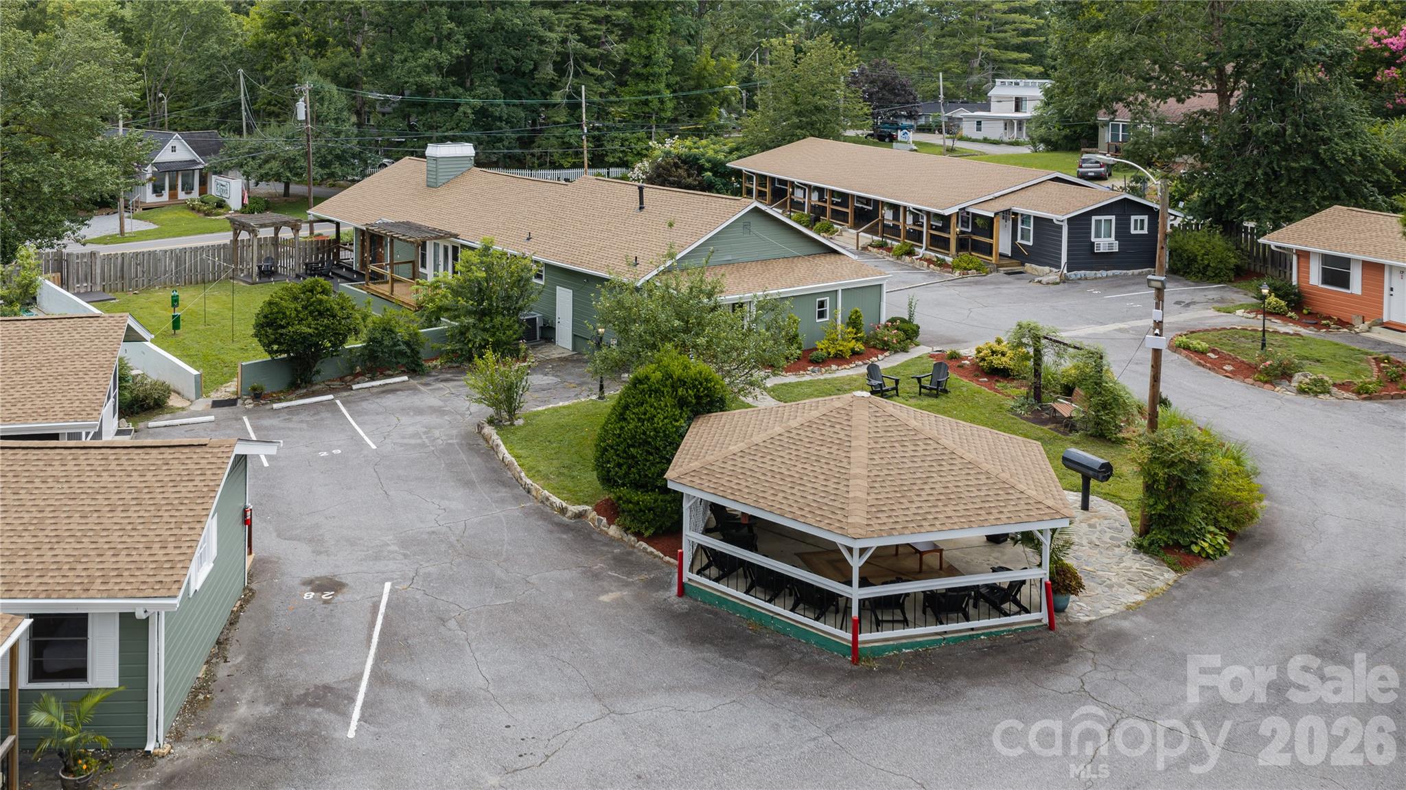 Gazebo - 1510 Greenville Highway, Hendersonville
