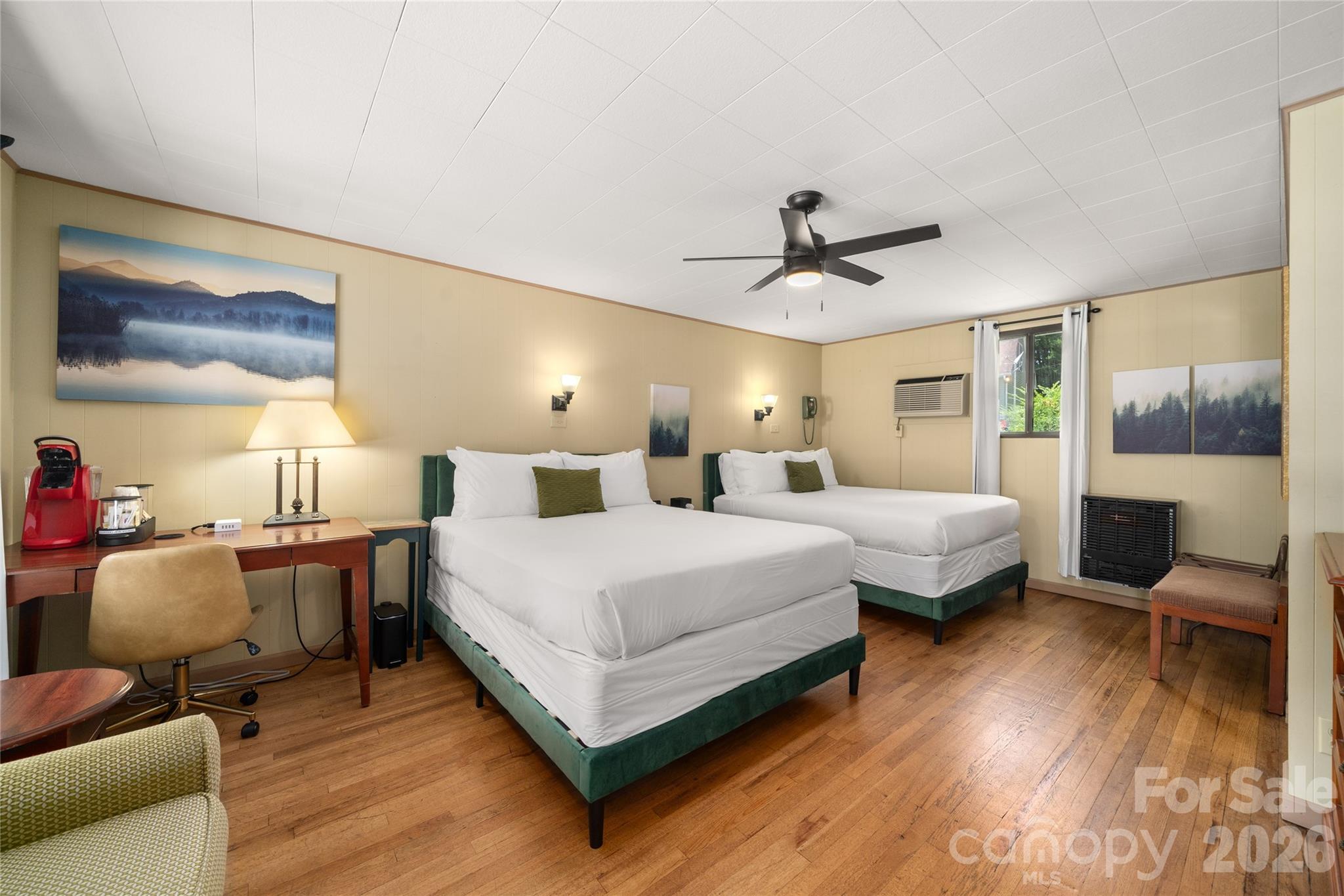 Unit 14 - 1510 Greenville Highway, Hendersonville