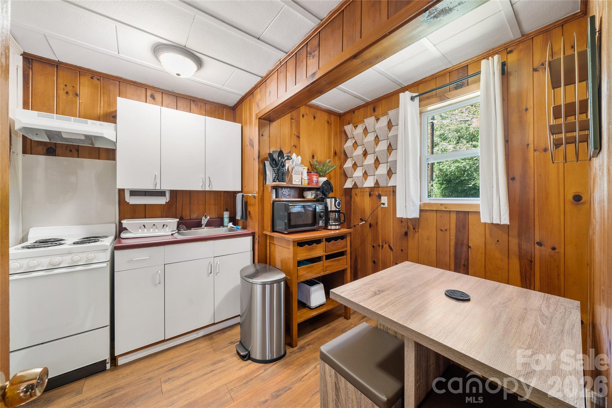 Unit 16 Kitchen - 1510 Greenville Highway, Hendersonville