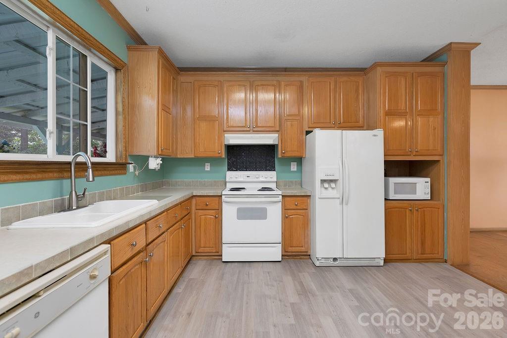 Large Kitchen - 98 New Sorrells Estate, Brevard