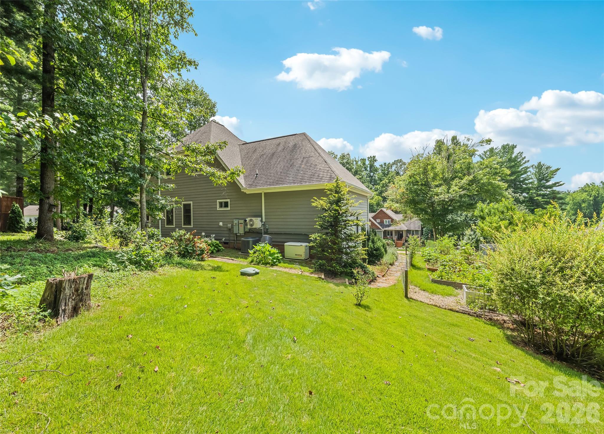 Single Family Residence at 18 Forget Me Not Meadows, Fairview, photo 7 of 41