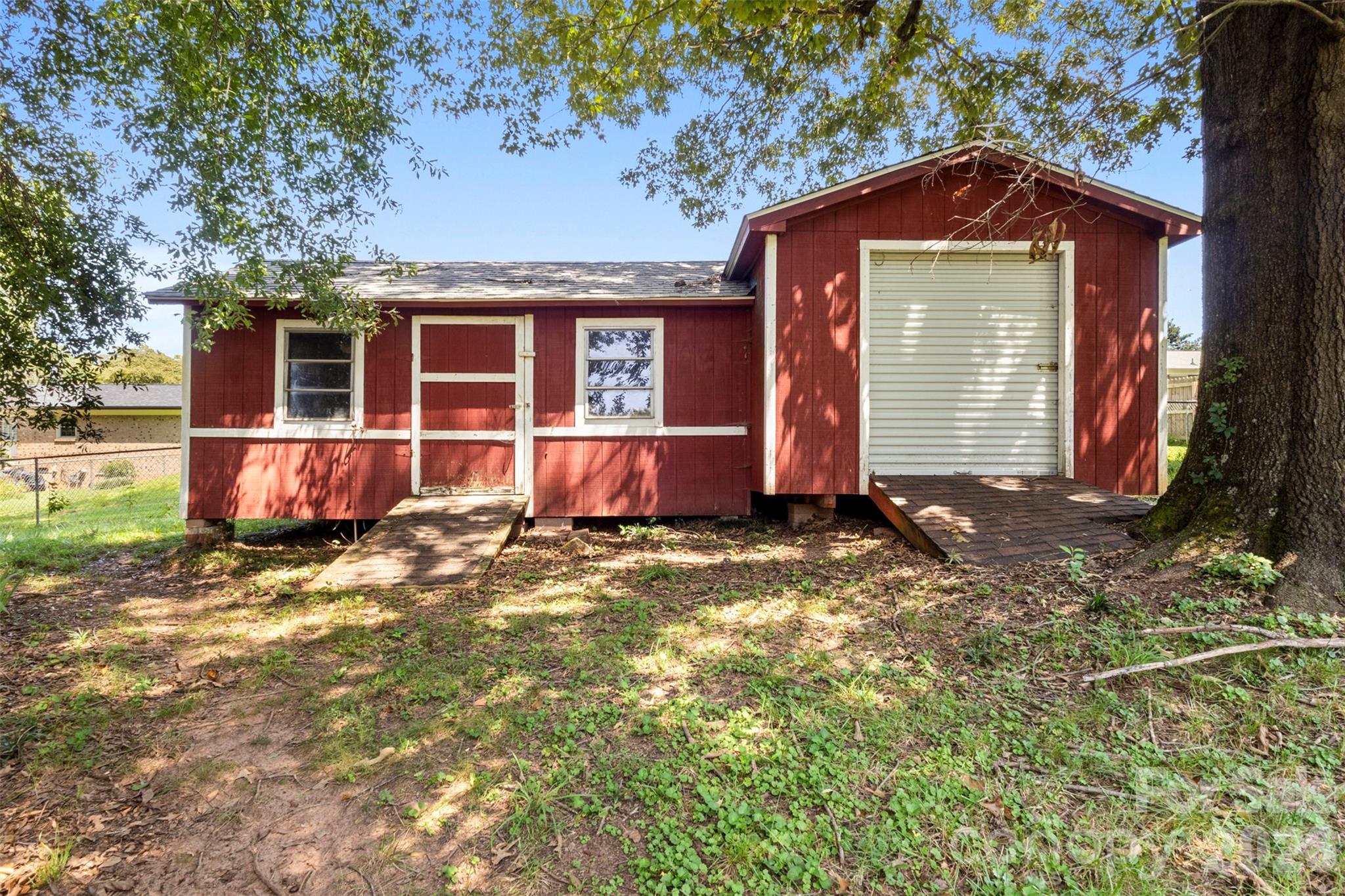 Single Family Residence at 320 Amhurst Drive, Kings Mountain, photo 19 of 24