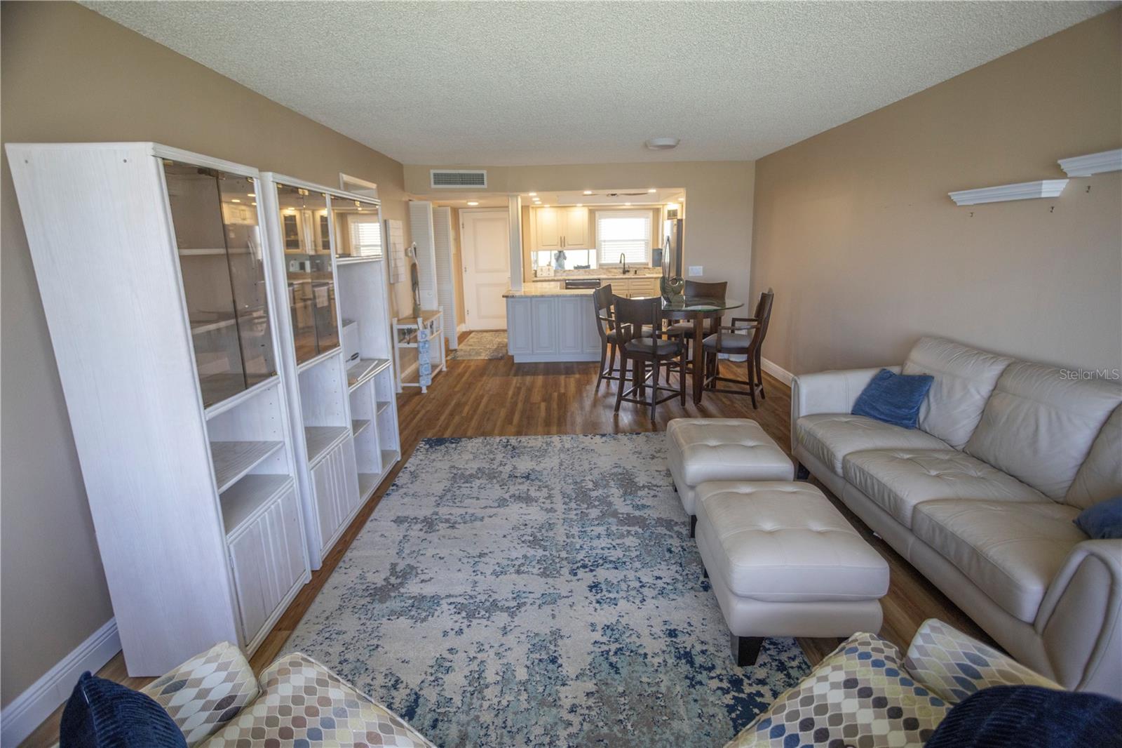 Condominium at 4525 COVE CIR #1107, ST PETERSBURG, photo 5 of 36