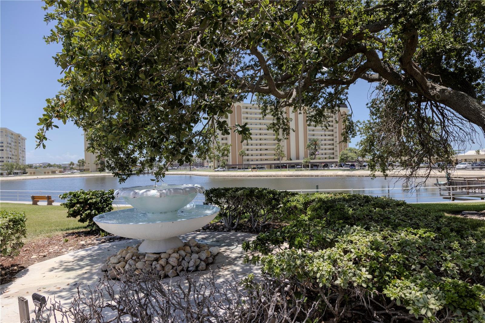 Condominium at 4525 COVE CIR #1107, ST PETERSBURG, photo 15 of 36