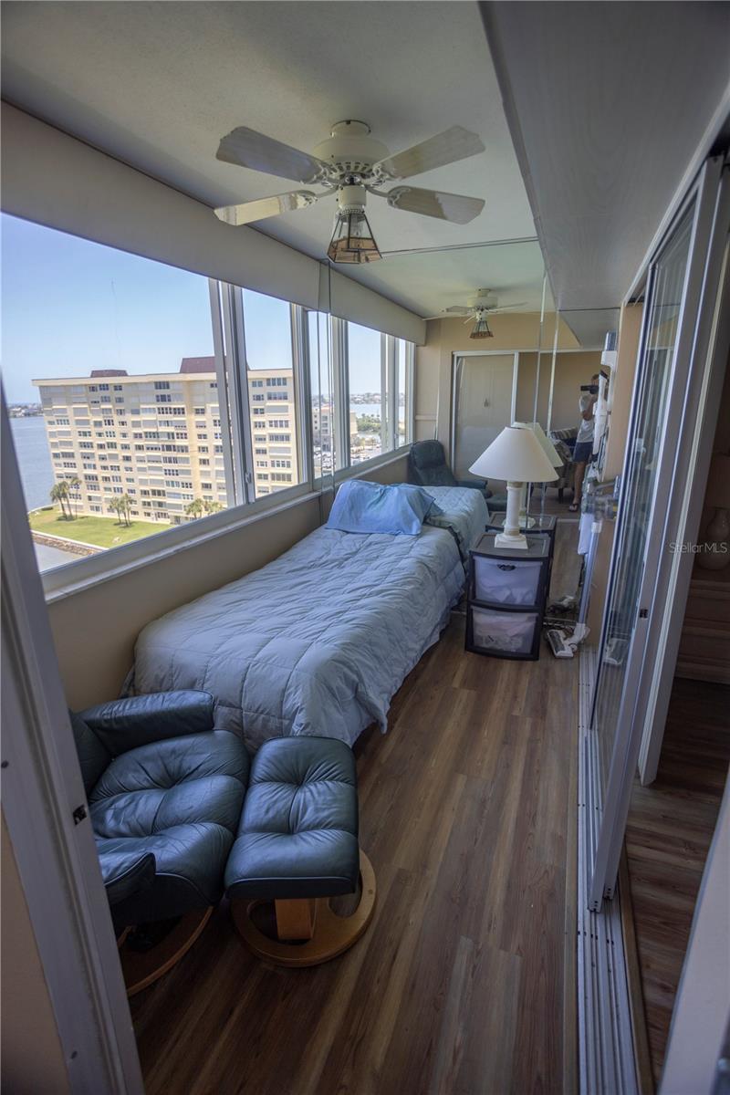 Bonus Room - 4525 COVE CIR #1107, ST PETERSBURG