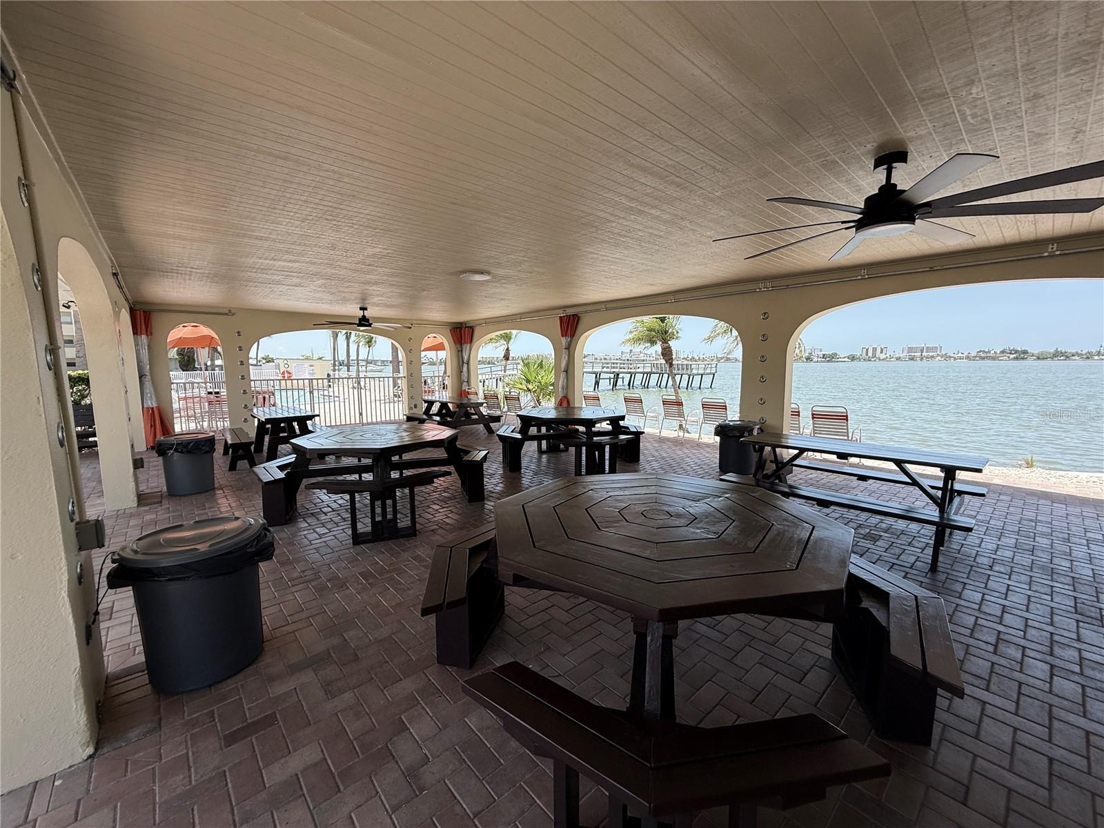 Condominium at 4525 COVE CIR #1107, ST PETERSBURG, photo 18 of 36