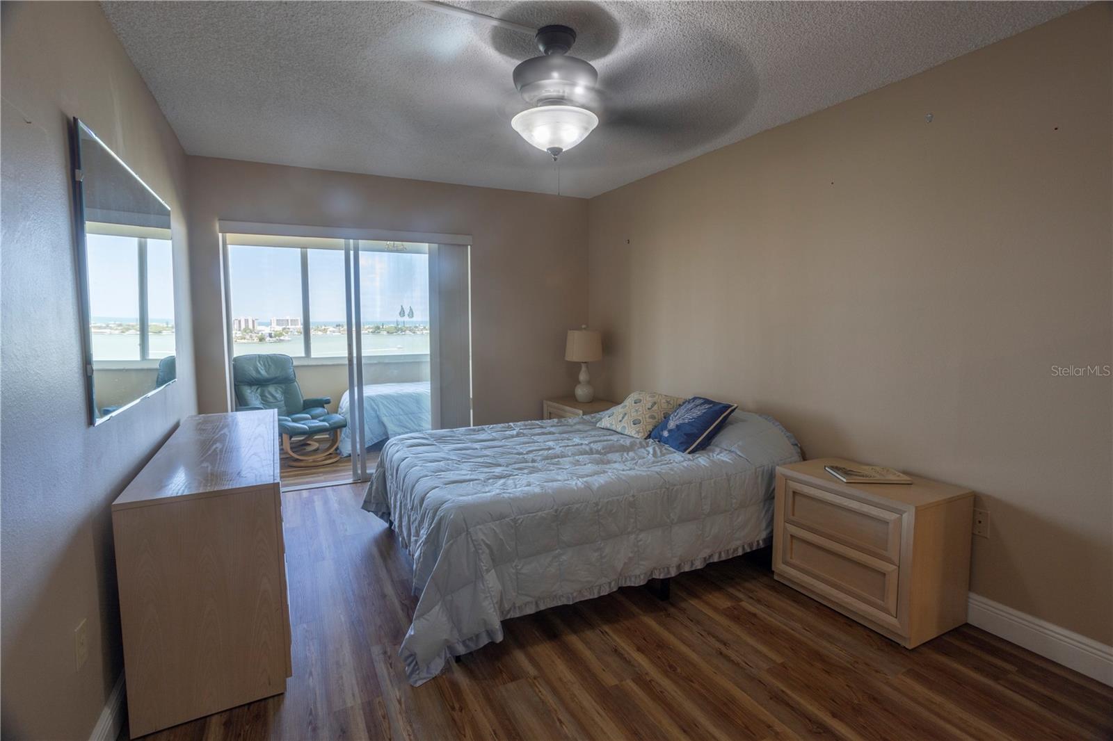 Condominium at 4525 COVE CIR #1107, ST PETERSBURG, photo 20 of 36
