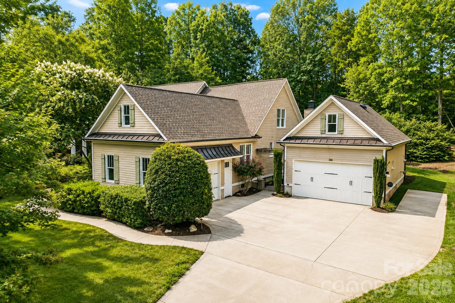 Single Family Residence at 120 Silver Lake Trail, Mooresville, photo 2 of 37