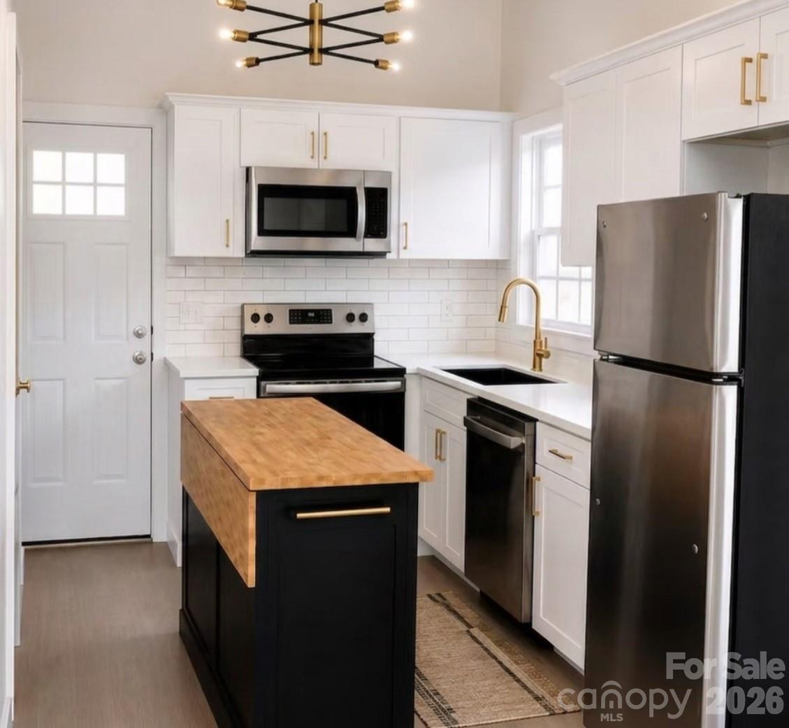 Single Family Residence at 207 Chestnut Street, Gaffney, photo 5 of 13