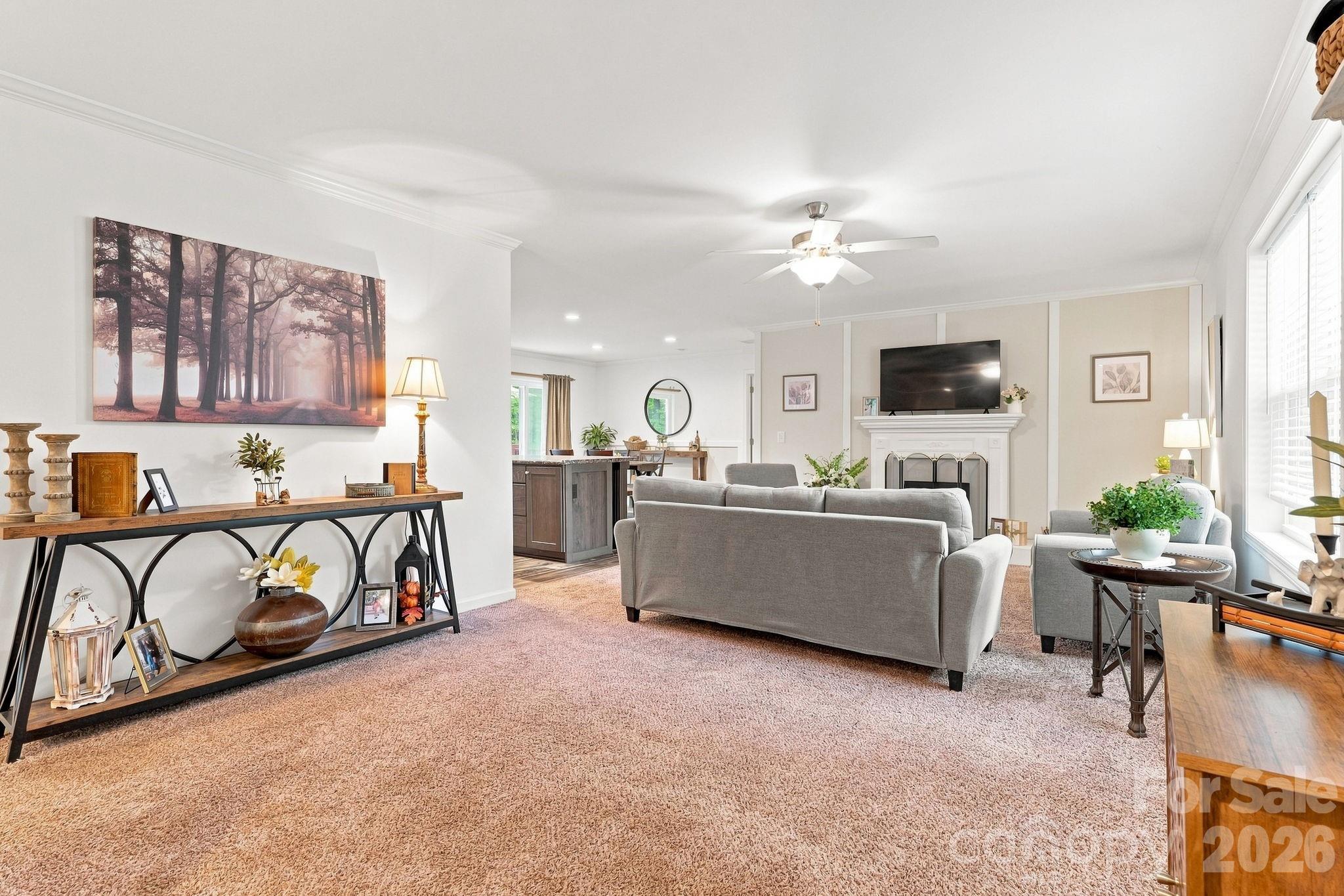 Single Family Residence at 312 Sailwinds Road, Mooresville, photo 4 of 35