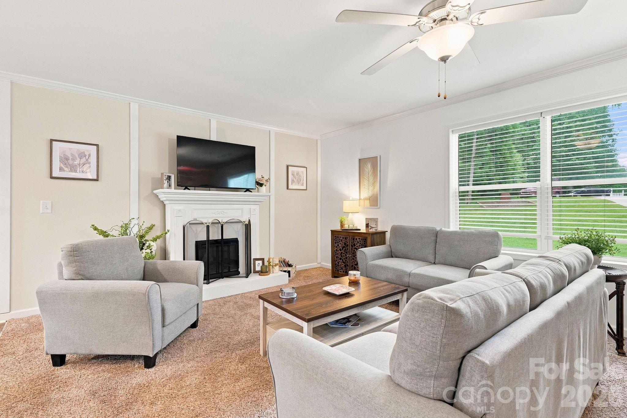 Single Family Residence at 312 Sailwinds Road, Mooresville, photo 5 of 35