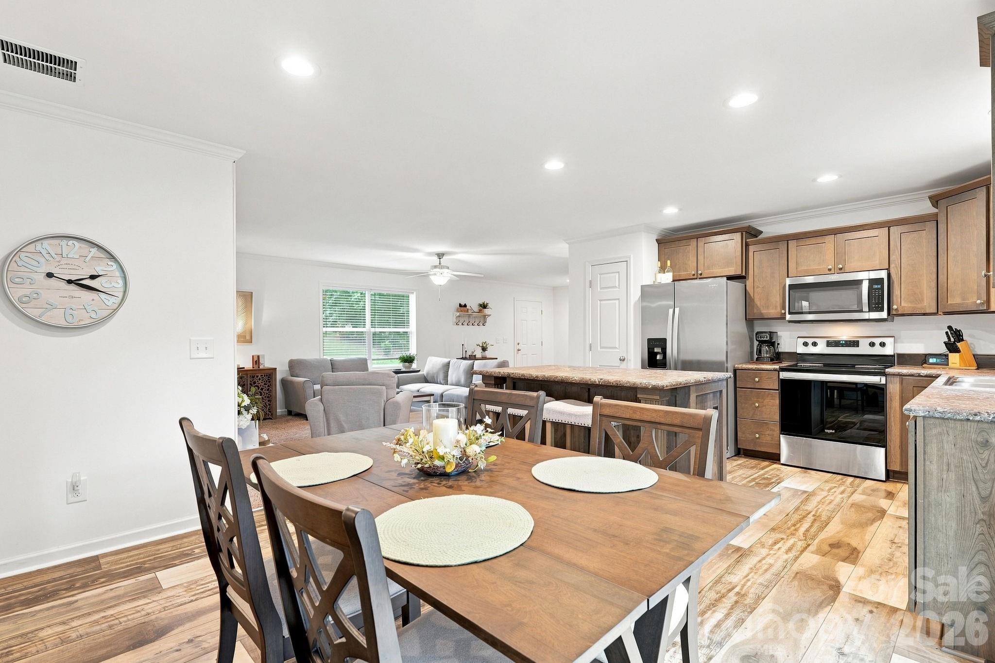 Single Family Residence at 312 Sailwinds Road, Mooresville, photo 12 of 35