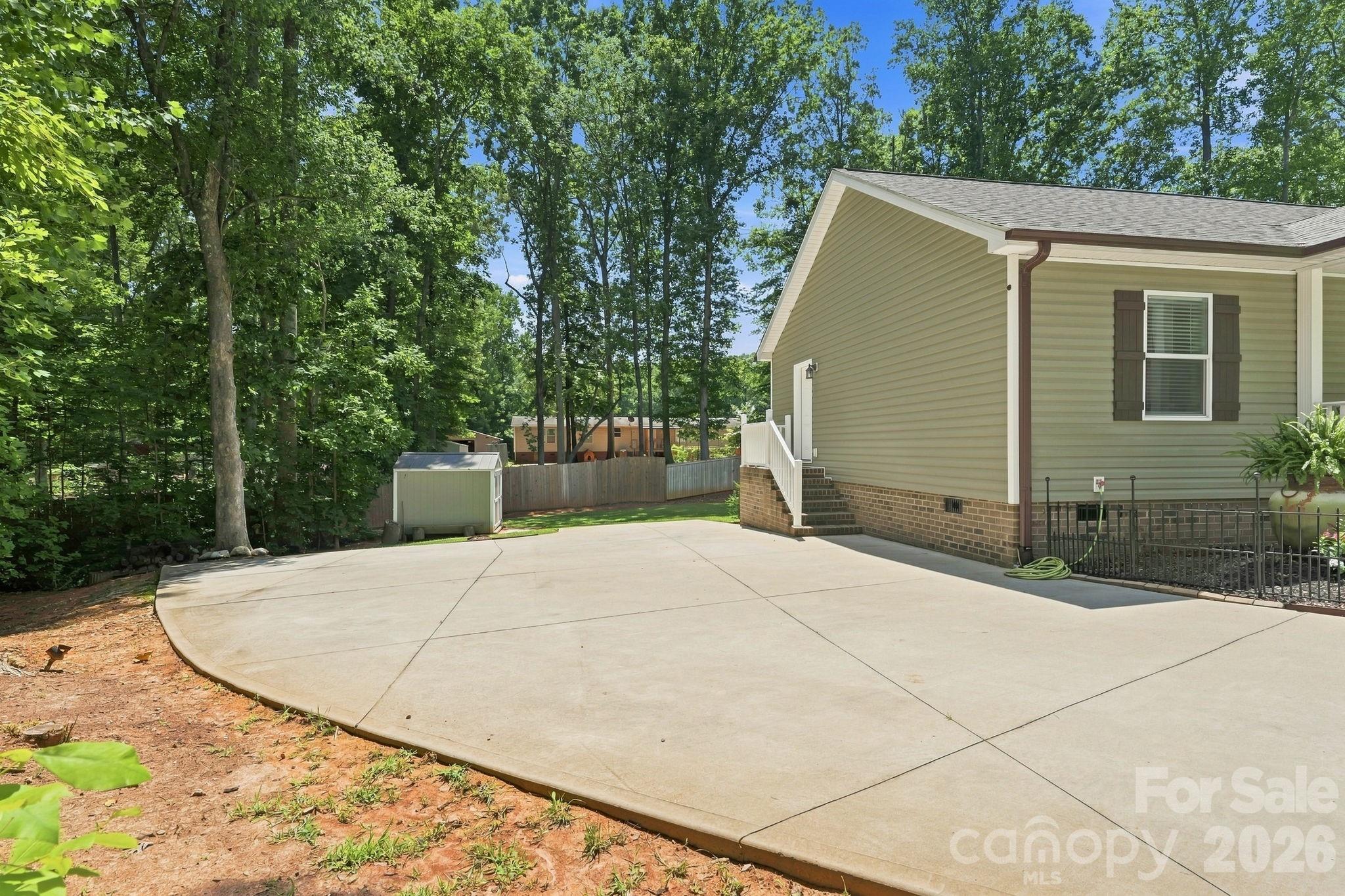 Single Family Residence at 312 Sailwinds Road, Mooresville, photo 30 of 35
