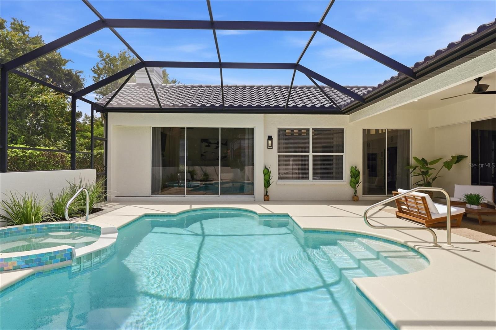 Pool and Spa - 7825 WILTON CRESCENT CIR, BRADENTON