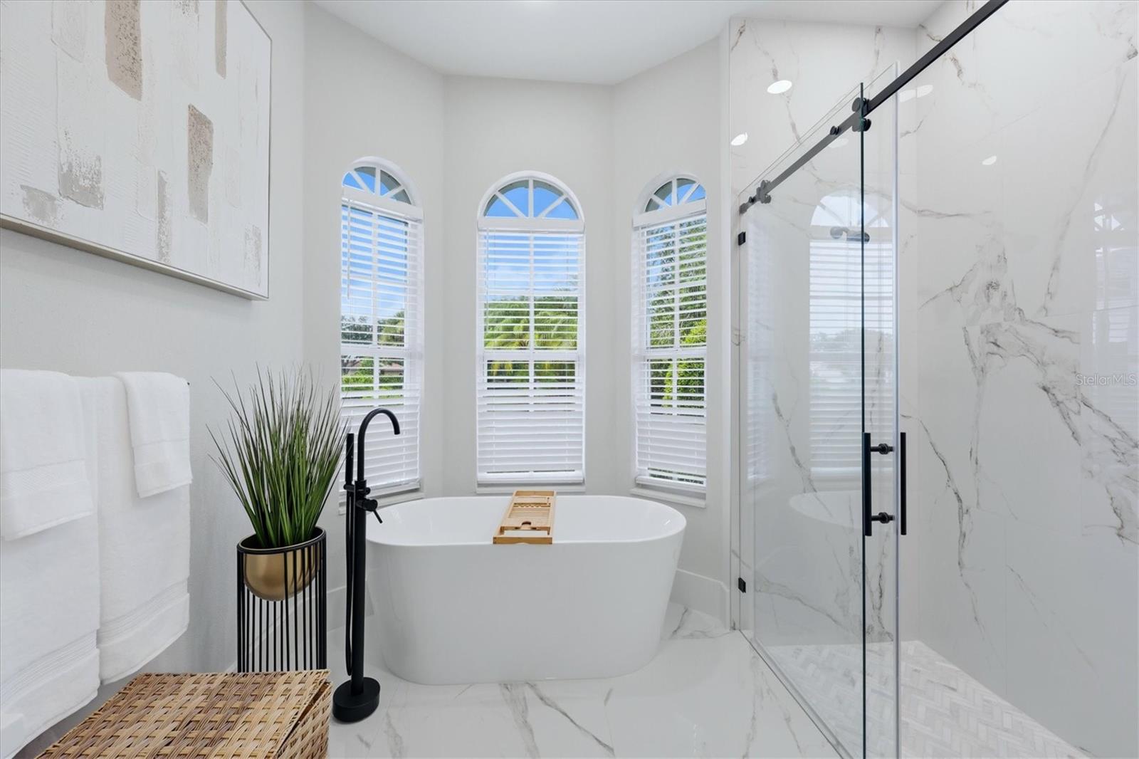 Primary Bath Tub and Walk-Shower - 7825 WILTON CRESCENT CIR, BRADENTON