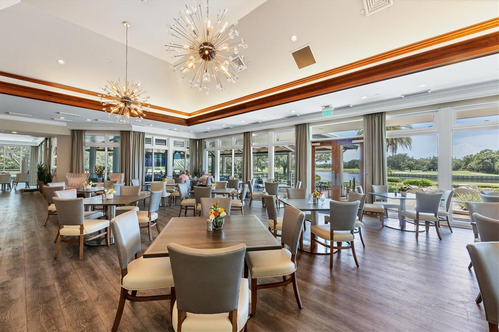 Restaurant - 7825 WILTON CRESCENT CIR, BRADENTON