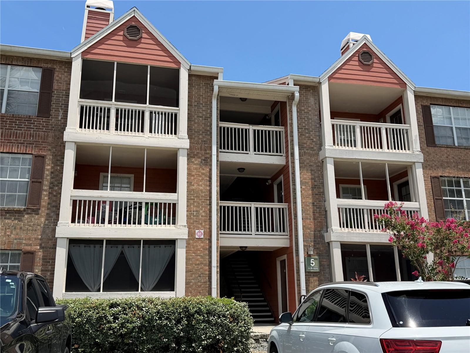 10200 GANDY BLVD N #512