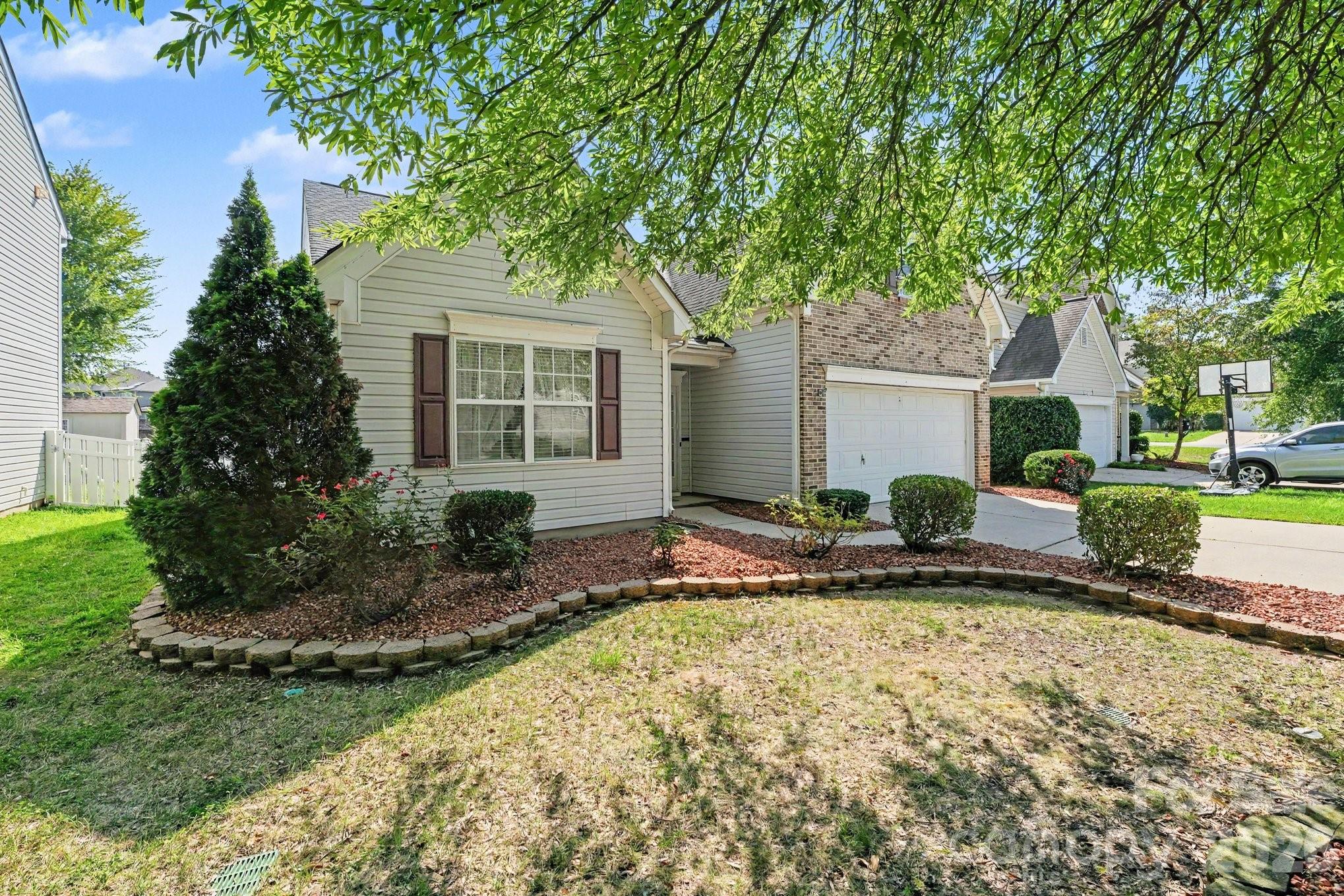 Single Family Residence at 1274 Emory Lane NW, Concord, photo 2 of 34