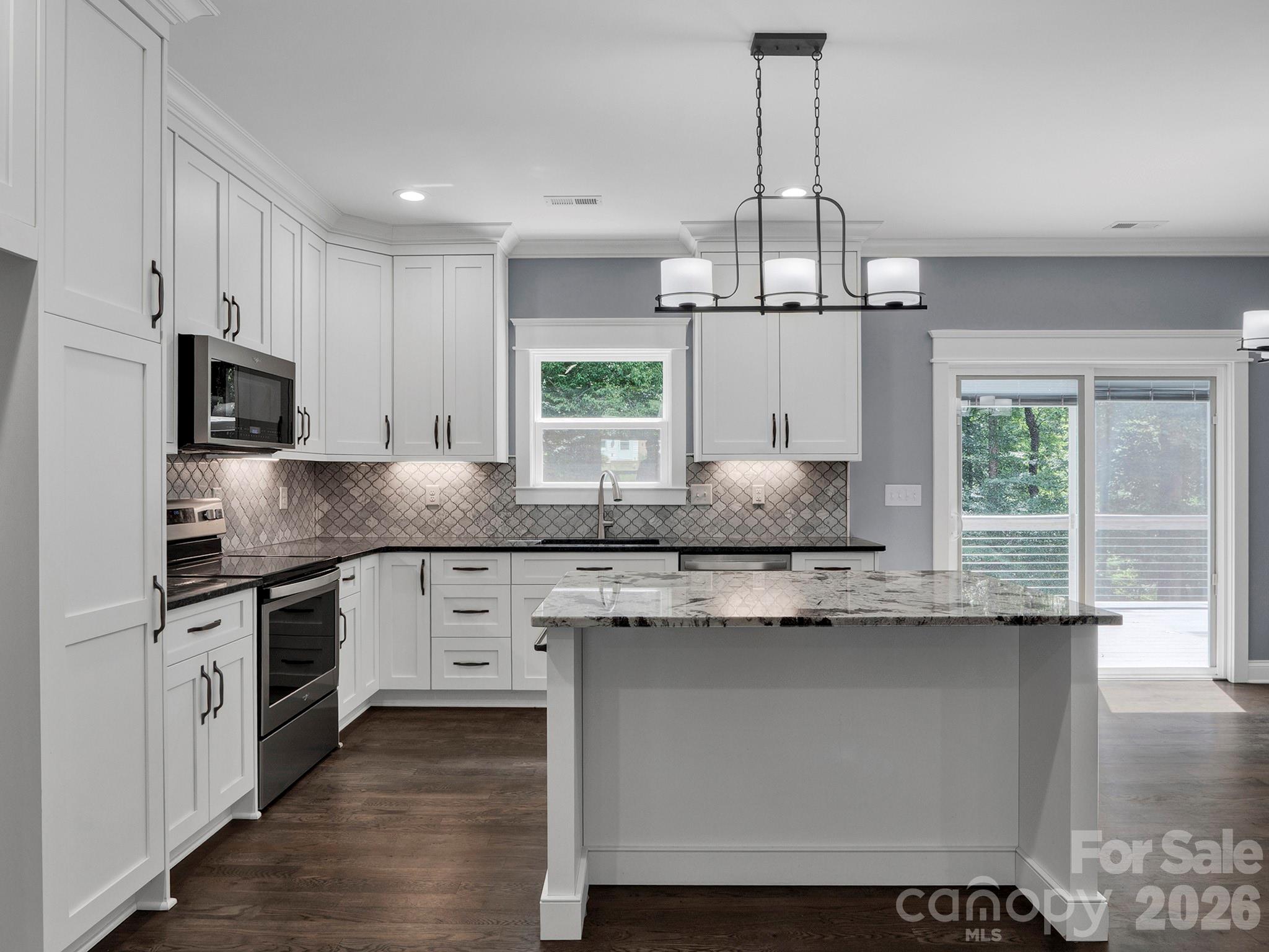 Single Family Residence at 216 Paradise Drive, Belmont, photo 8 of 44
