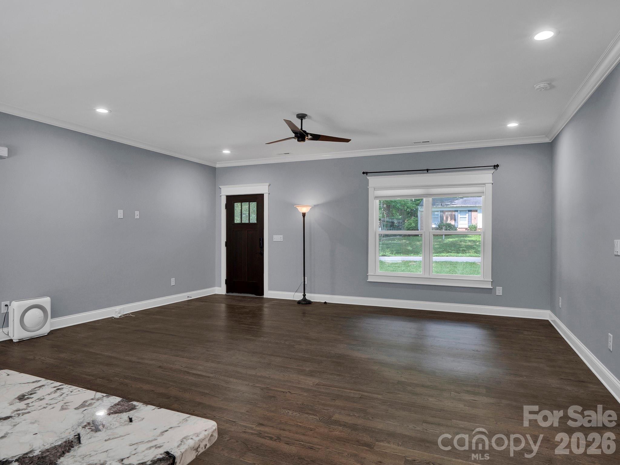 Single Family Residence at 216 Paradise Drive, Belmont, photo 13 of 44