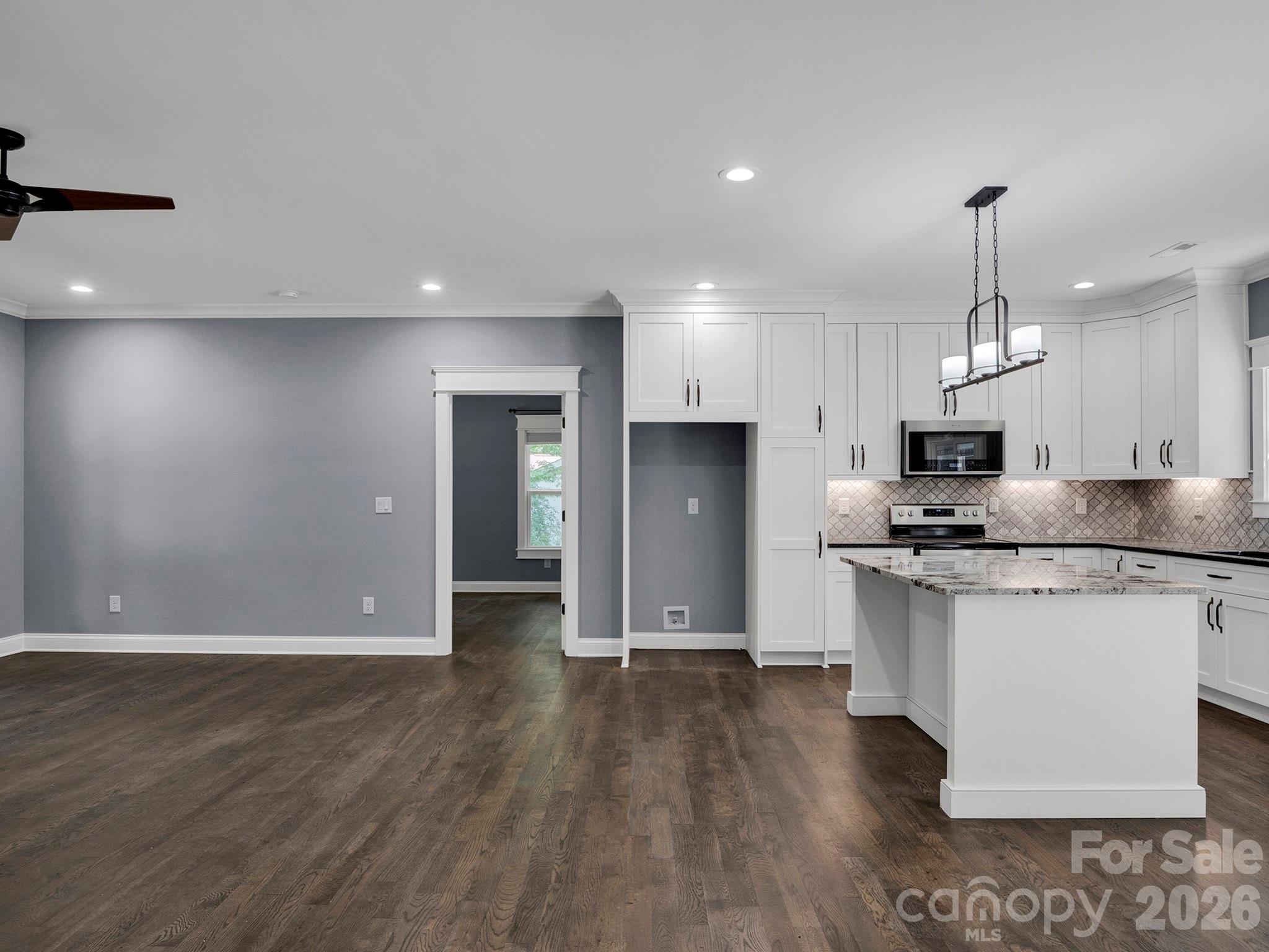 Single Family Residence at 216 Paradise Drive, Belmont, photo 17 of 44