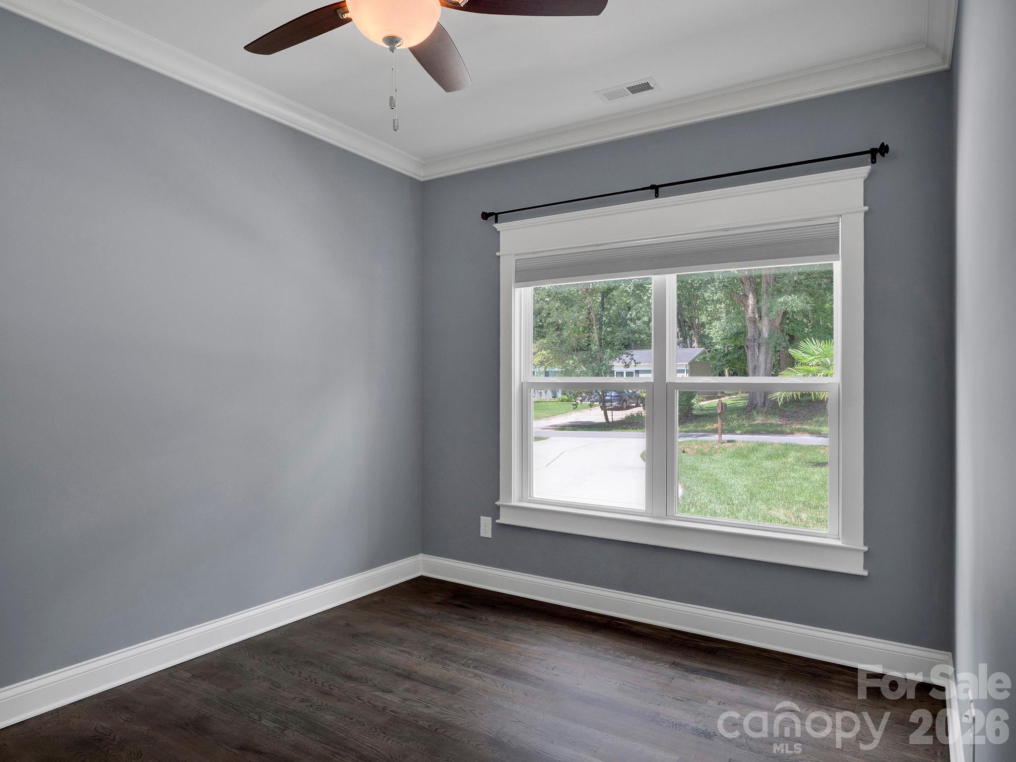 Single Family Residence at 216 Paradise Drive, Belmont, photo 21 of 44