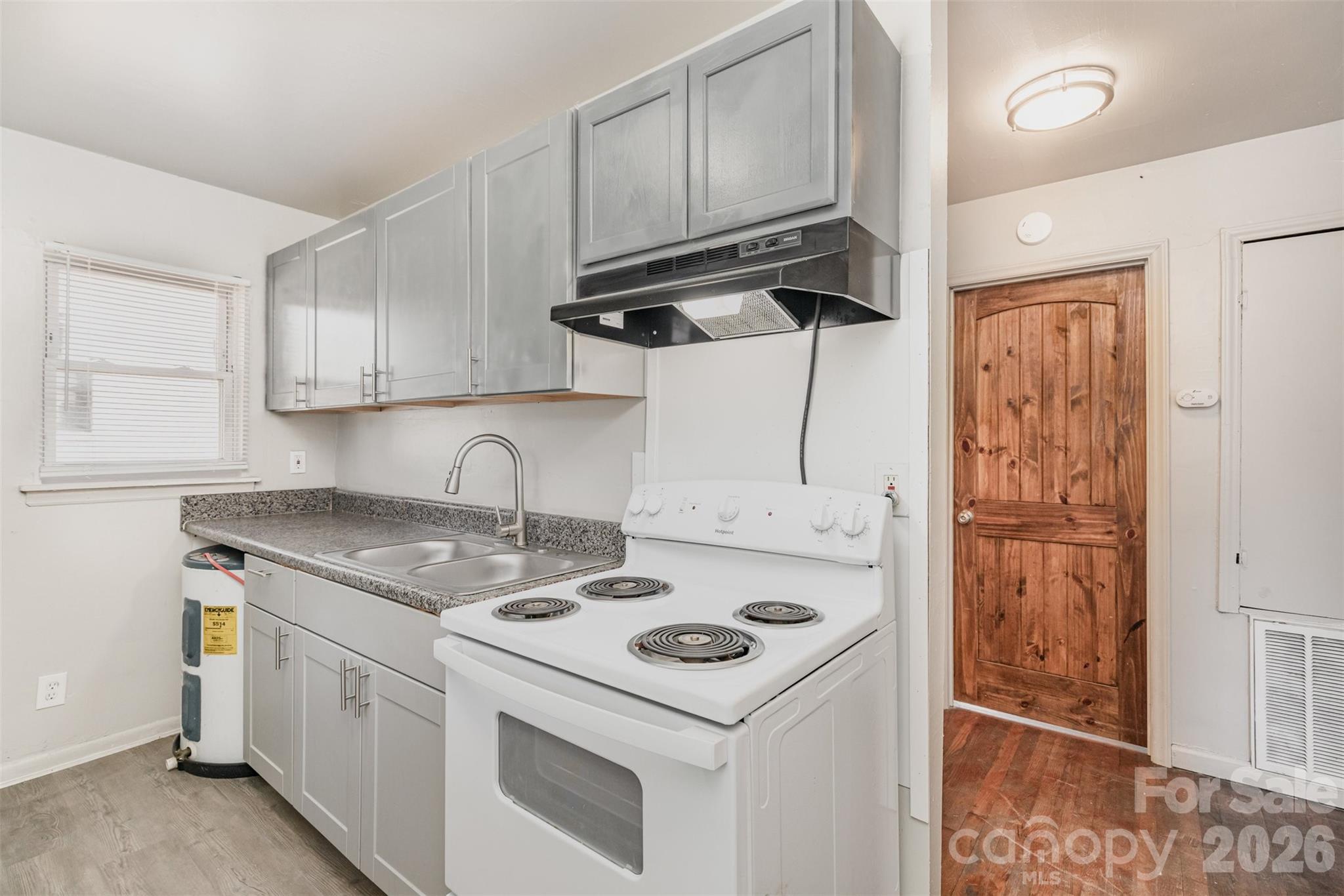 Apartment at 2301-2407 Julia Avenue, Charlotte, photo 5 of 13
