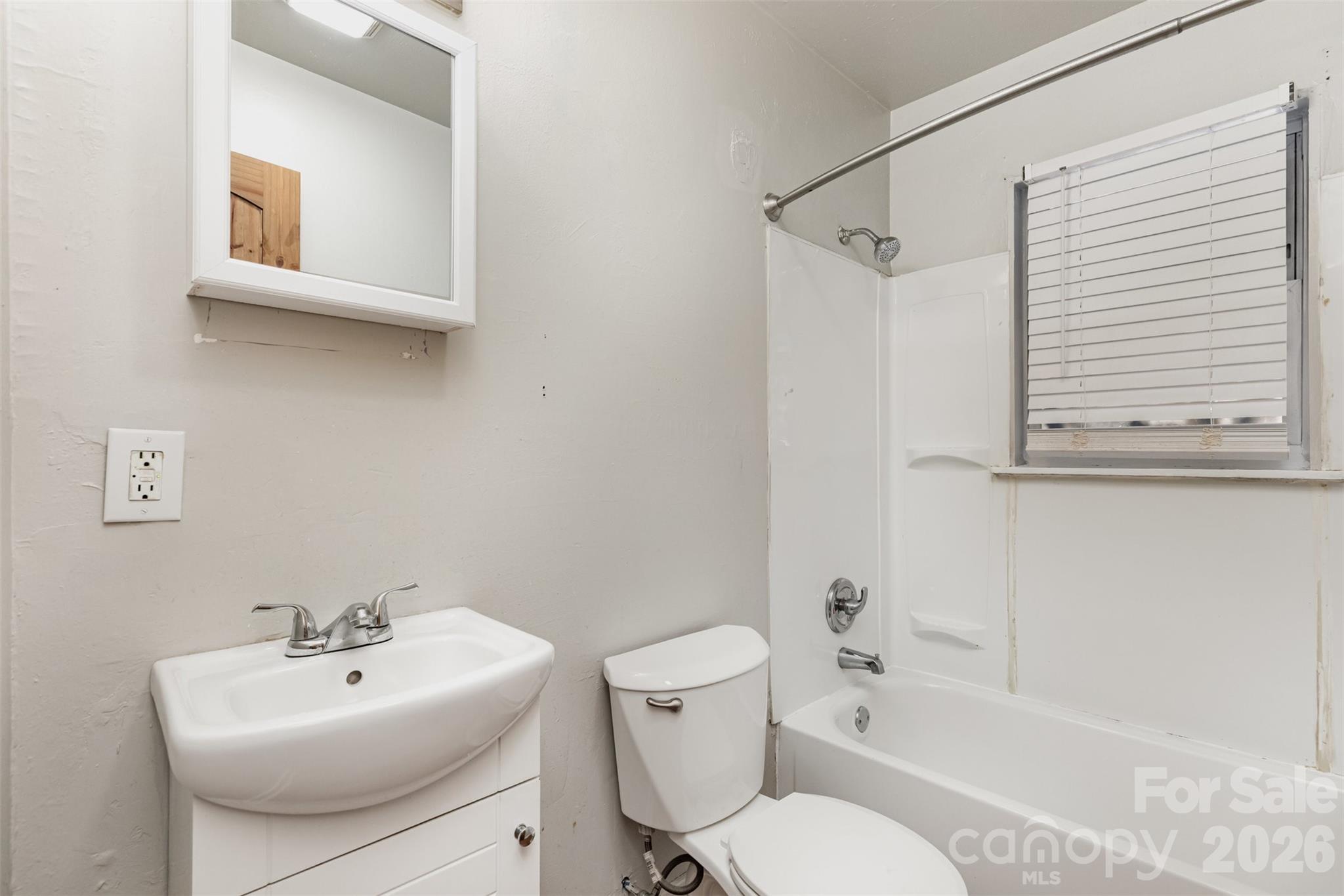 Apartment at 2301-2407 Julia Avenue, Charlotte, photo 12 of 13