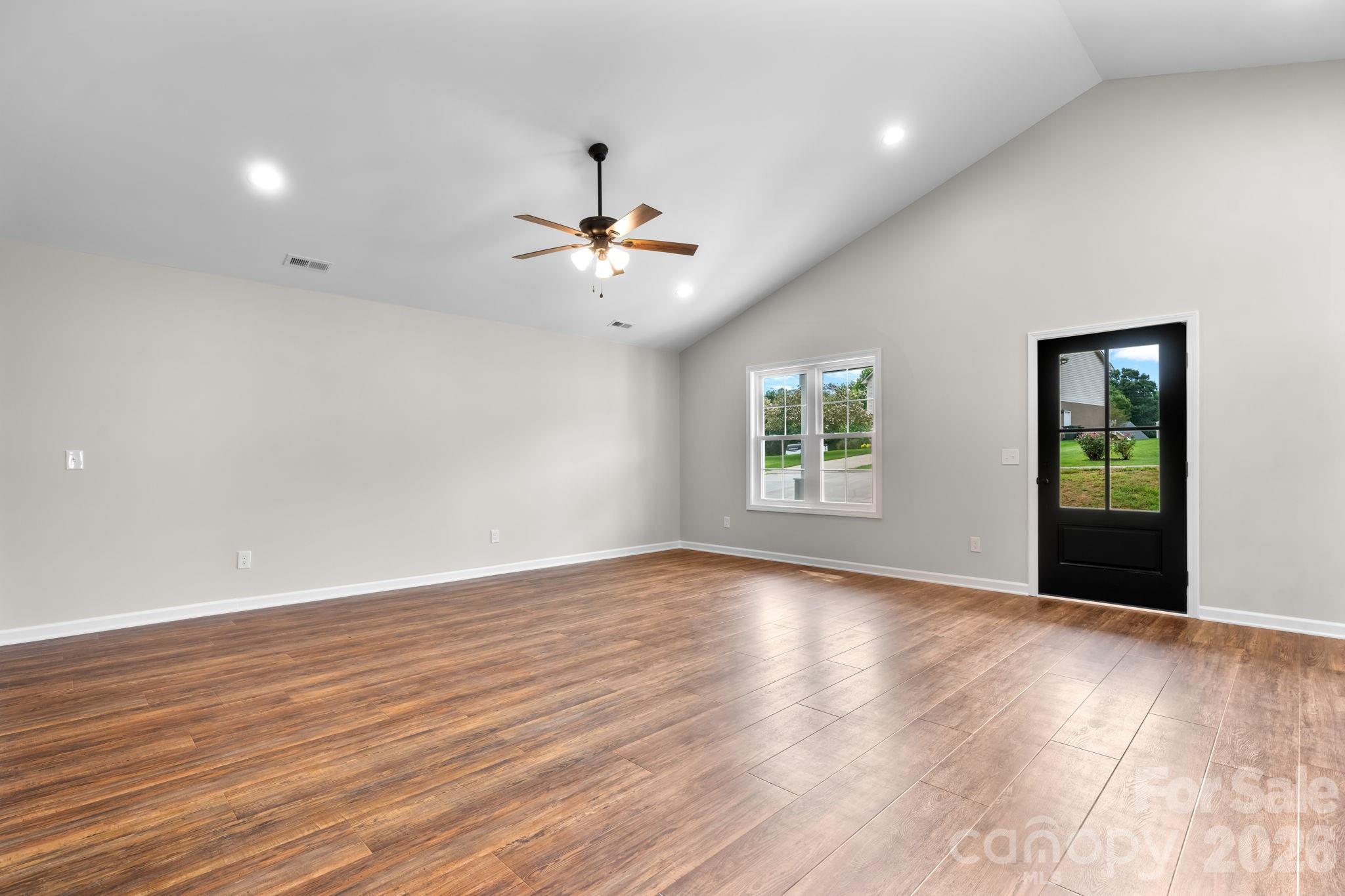 Single Family Residence at 128 Buck Shoals Circle, Hudson, photo 6 of 35