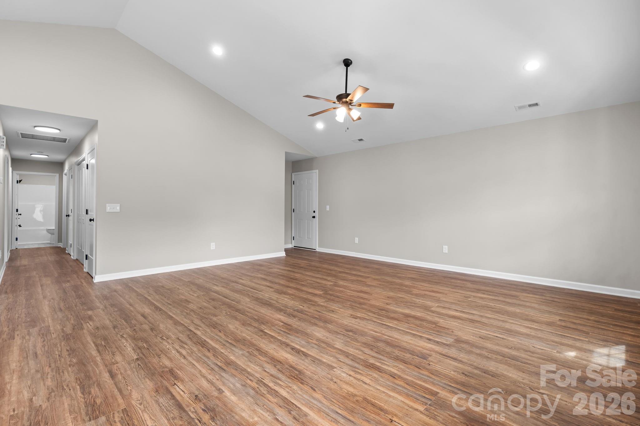 Single Family Residence at 128 Buck Shoals Circle, Hudson, photo 7 of 35