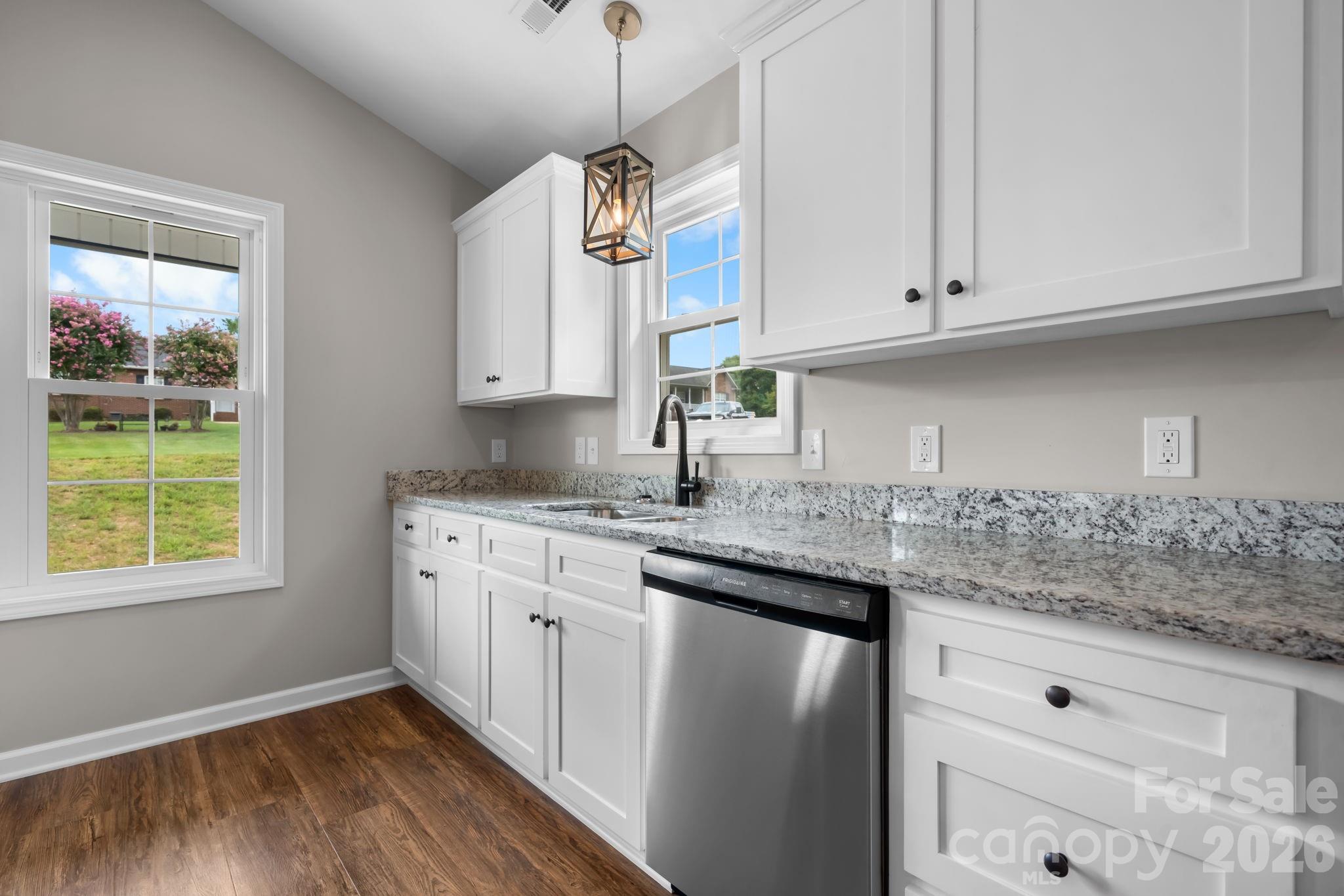 Single Family Residence at 128 Buck Shoals Circle, Hudson, photo 9 of 35