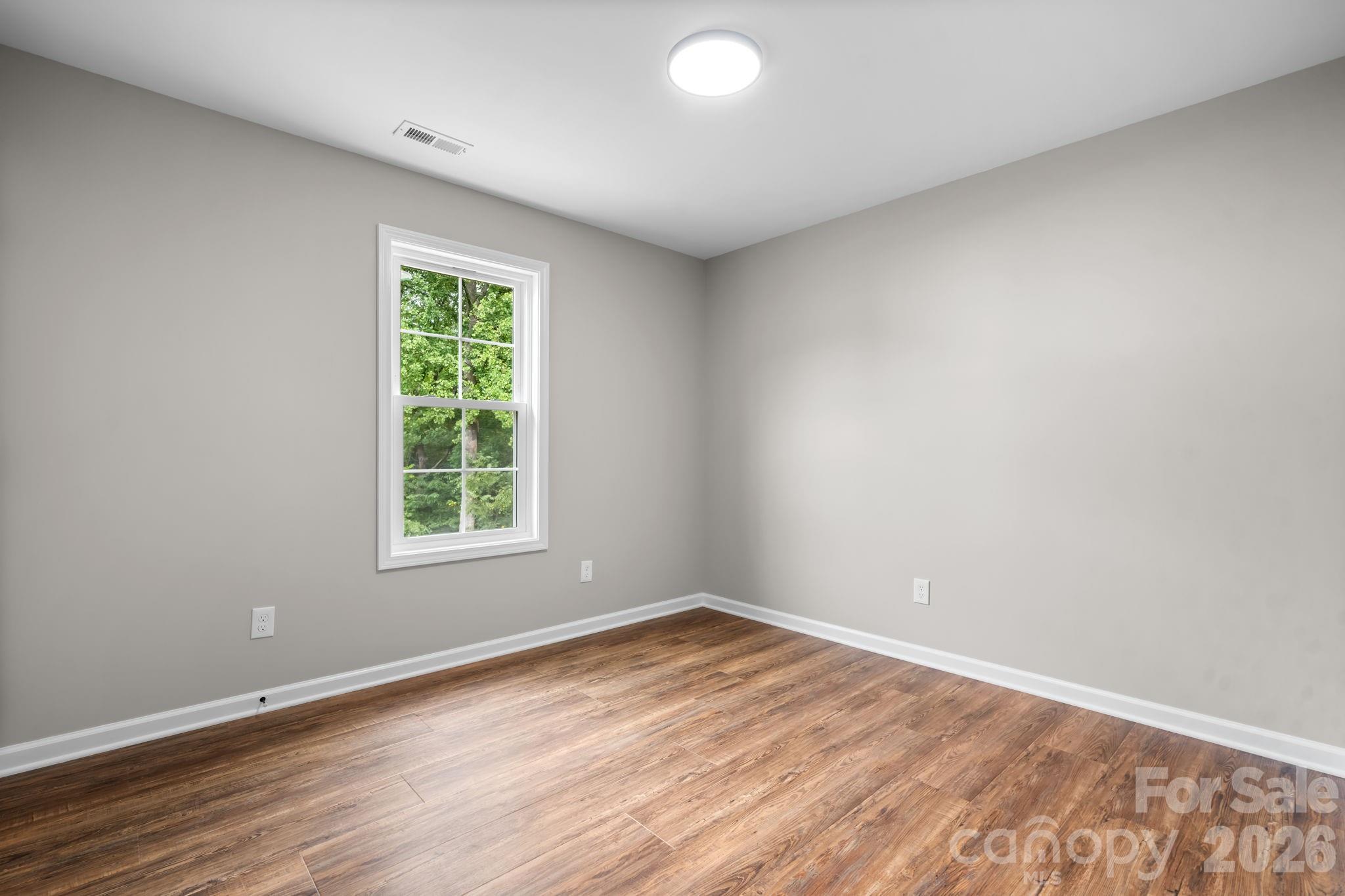 Single Family Residence at 128 Buck Shoals Circle, Hudson, photo 18 of 35