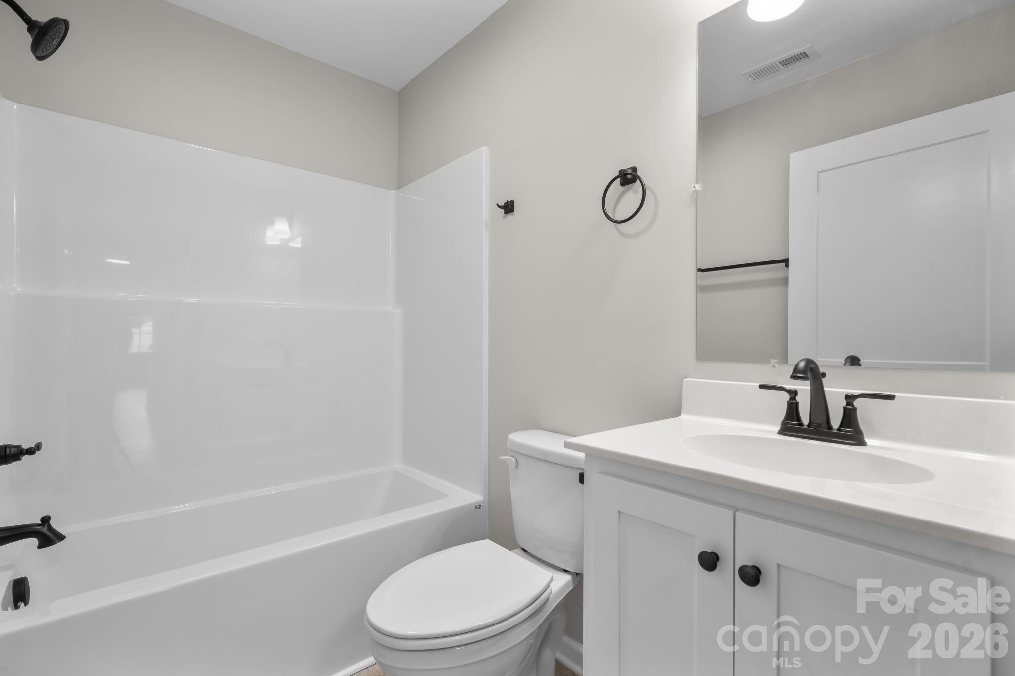 Single Family Residence at 128 Buck Shoals Circle, Hudson, photo 19 of 35