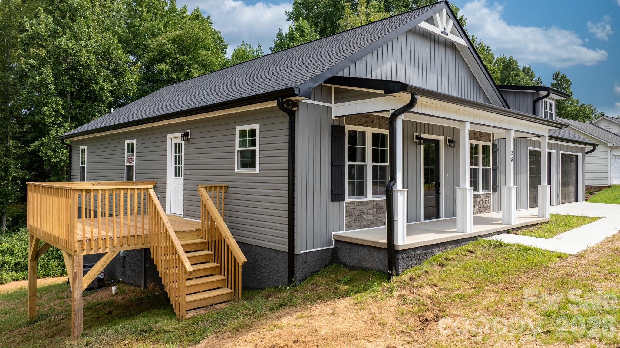 Single Family Residence at 128 Buck Shoals Circle, Hudson, photo 29 of 35