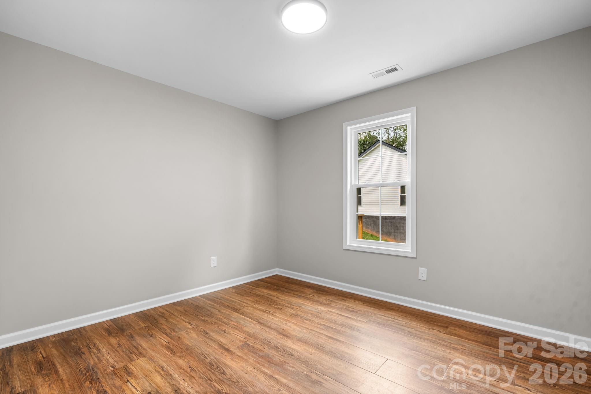Single Family Residence at 128 Buck Shoals Circle, Hudson, photo 20 of 35
