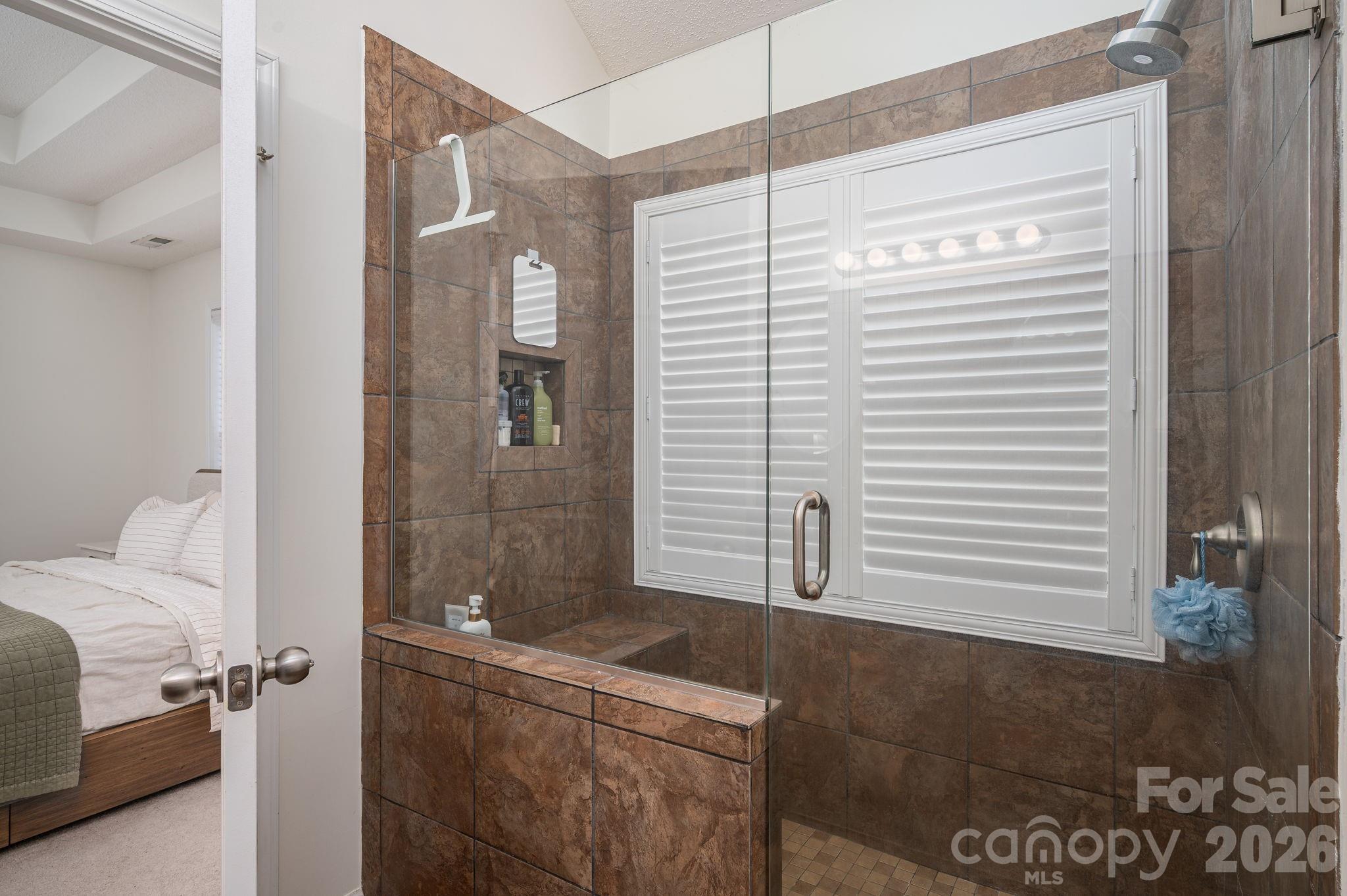 Single Family Residence at 908 Carole Summey Drive, Dallas, photo 43 of 47