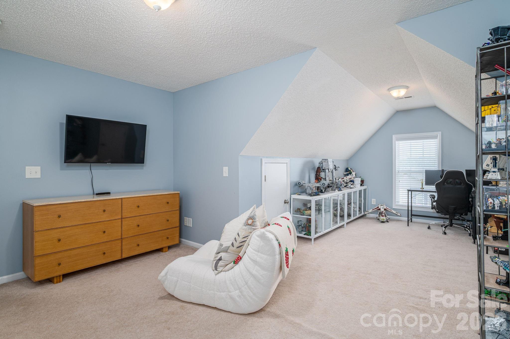 Single Family Residence at 908 Carole Summey Drive, Dallas, photo 46 of 47