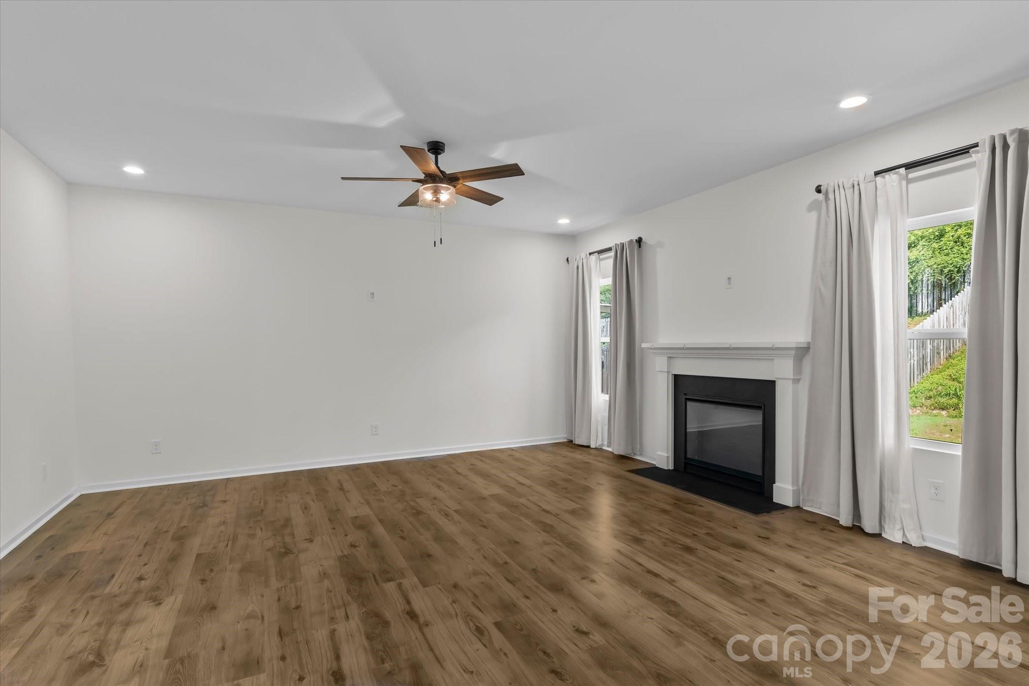 Single Family Residence at 127 Buoy Lane, Statesville, photo 7 of 36