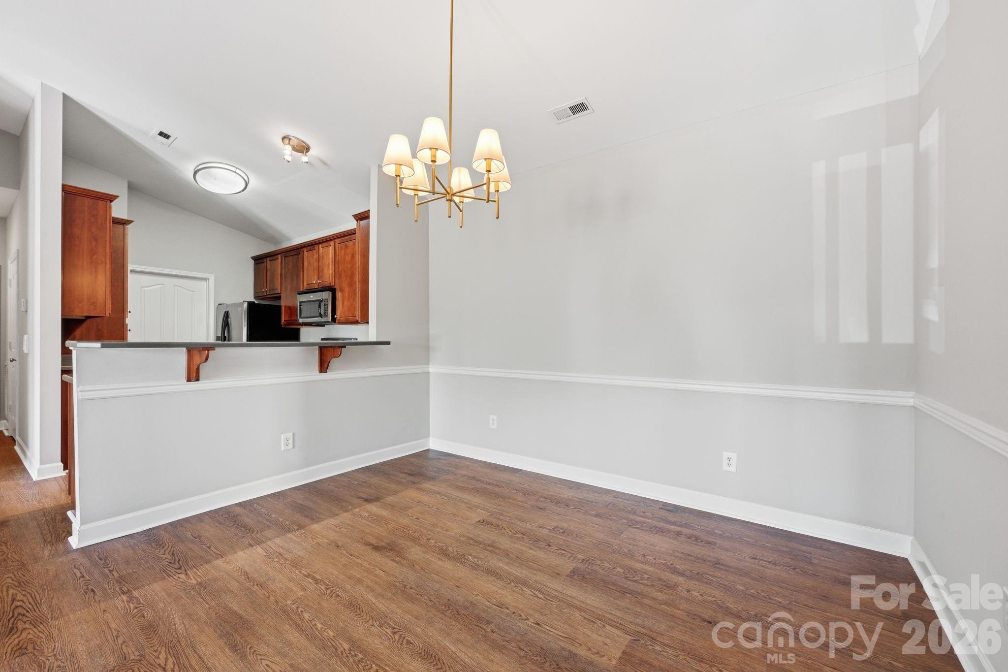 Counter hangover and space for bar stools - 16648 E Amberside Road, Cornelius