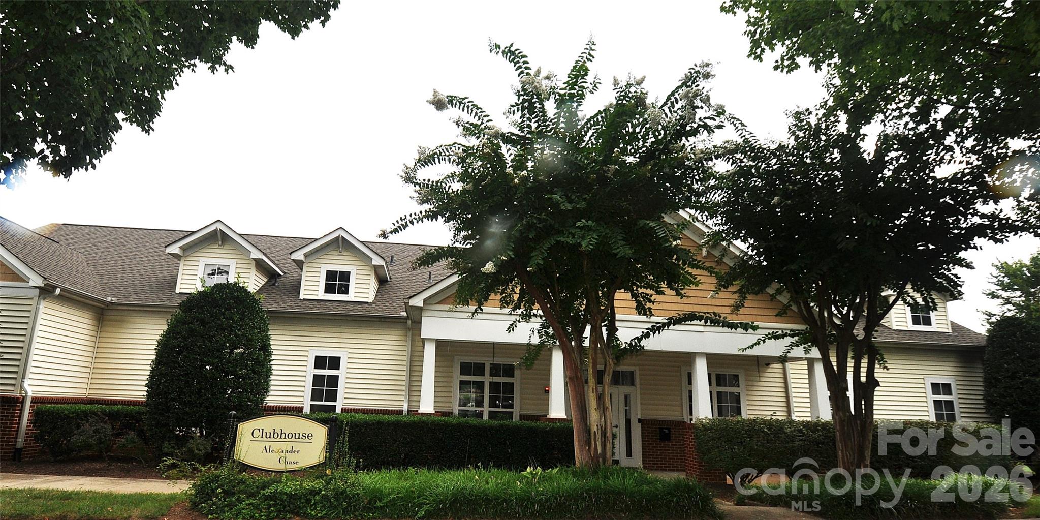 Clubhouse with party room and workout space - 16648 E Amberside Road, Cornelius